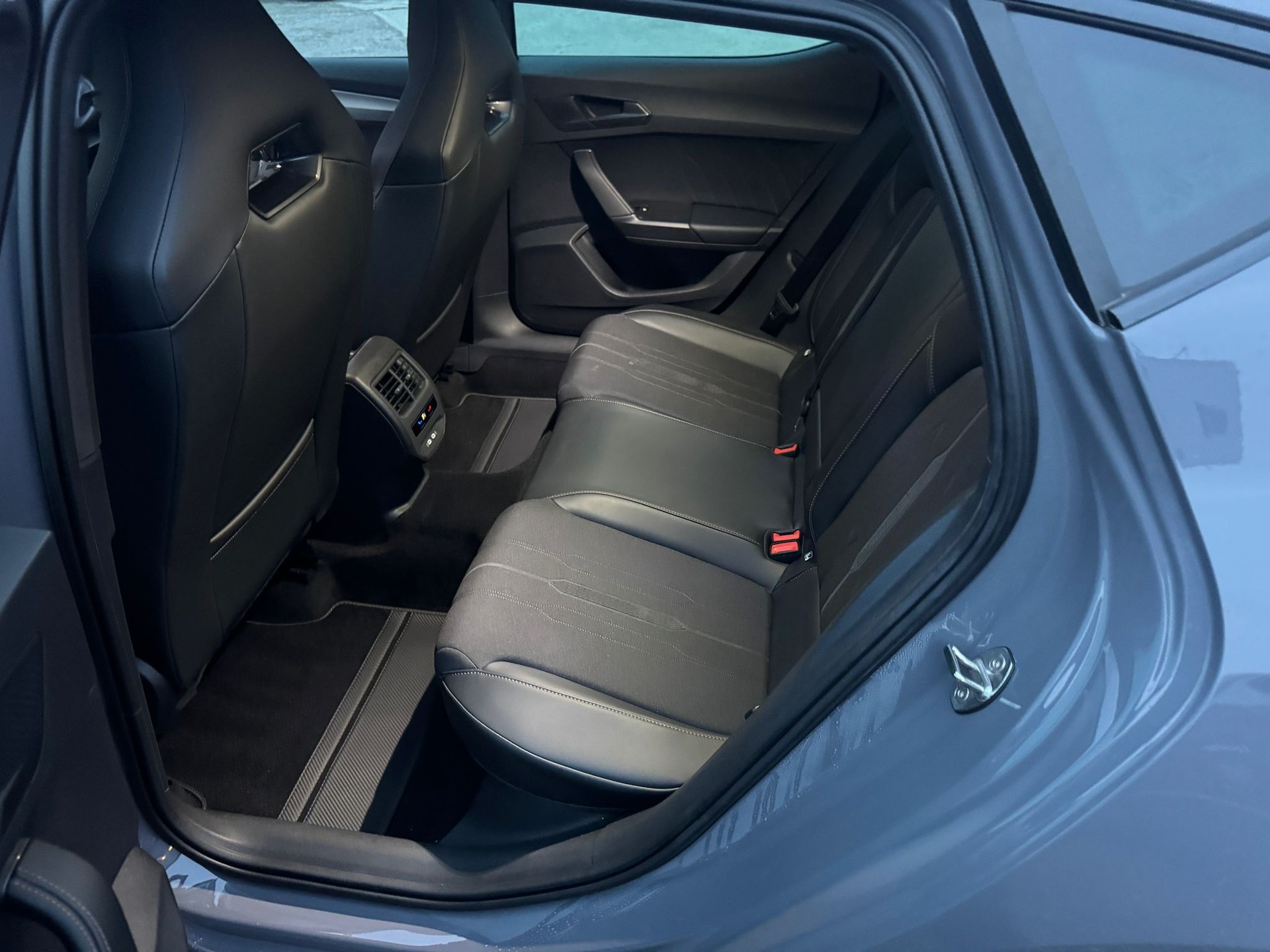 CUPRA LEON VZ 2.0 TSI DSG-image-9
