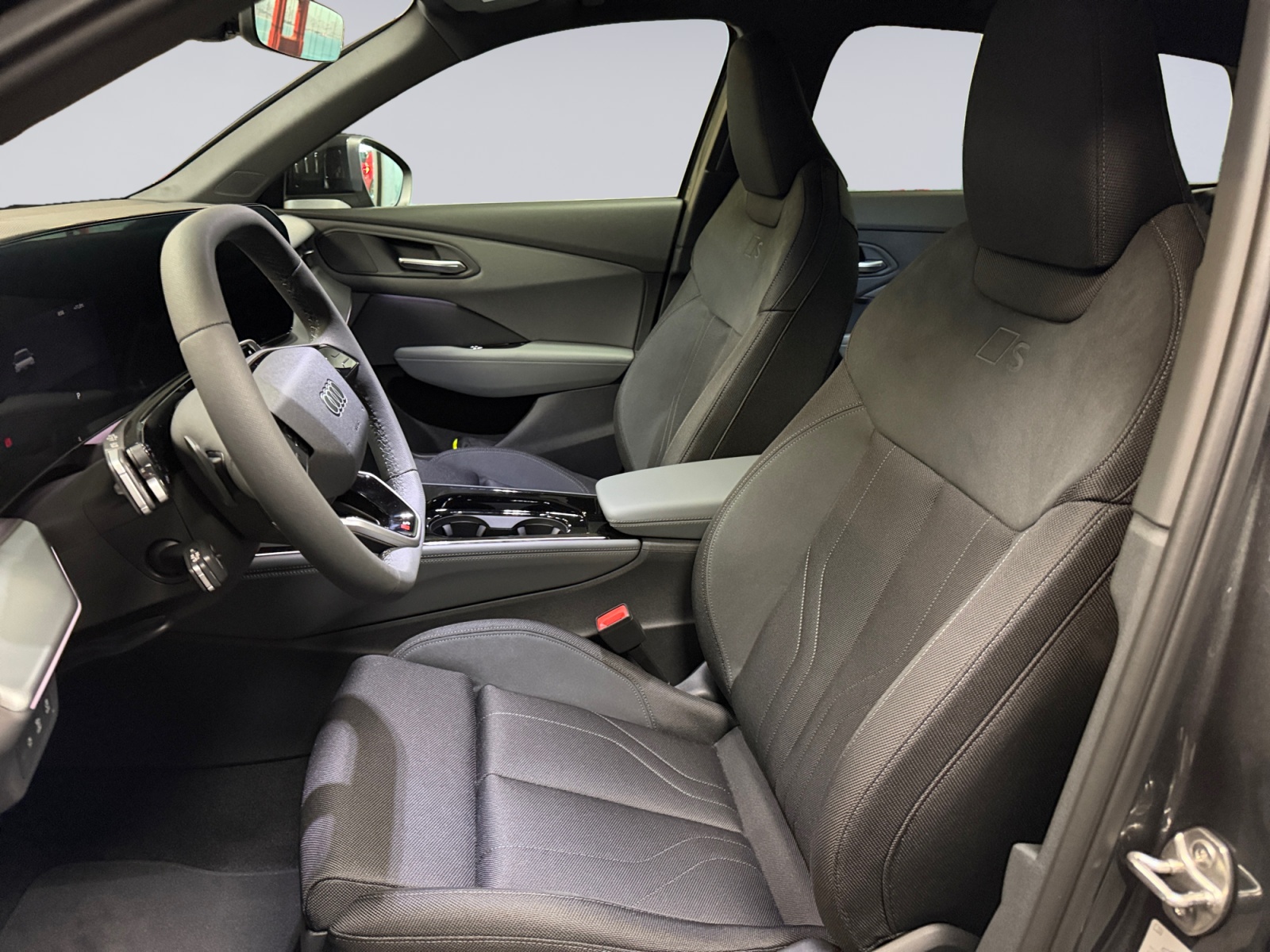 AUDI Q3 SUV 110 kW TFSI S tronic-image-6