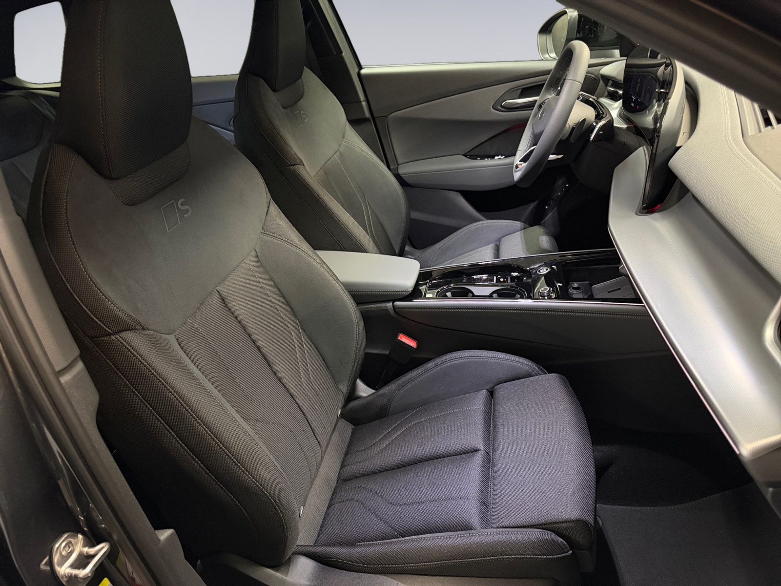 AUDI Q3 SUV 110 kW TFSI S tronic-image-12
