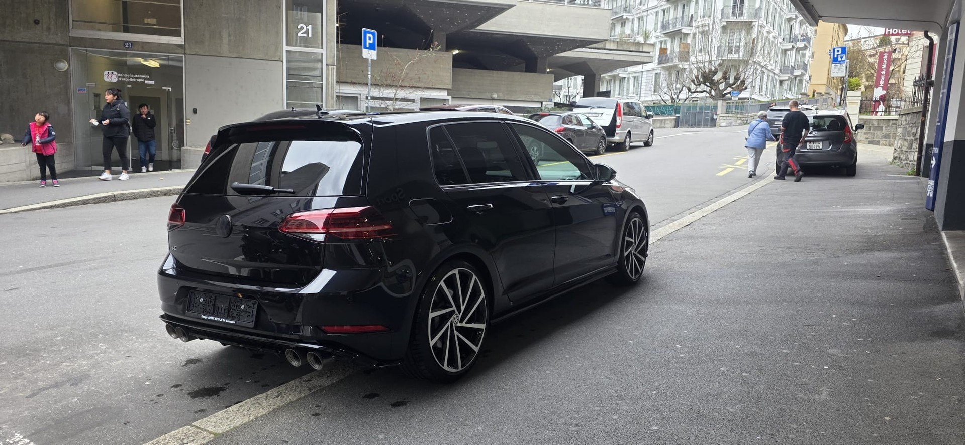 VW Golf 2.0 TSI R 4Motion DSG-showroom-element-1
