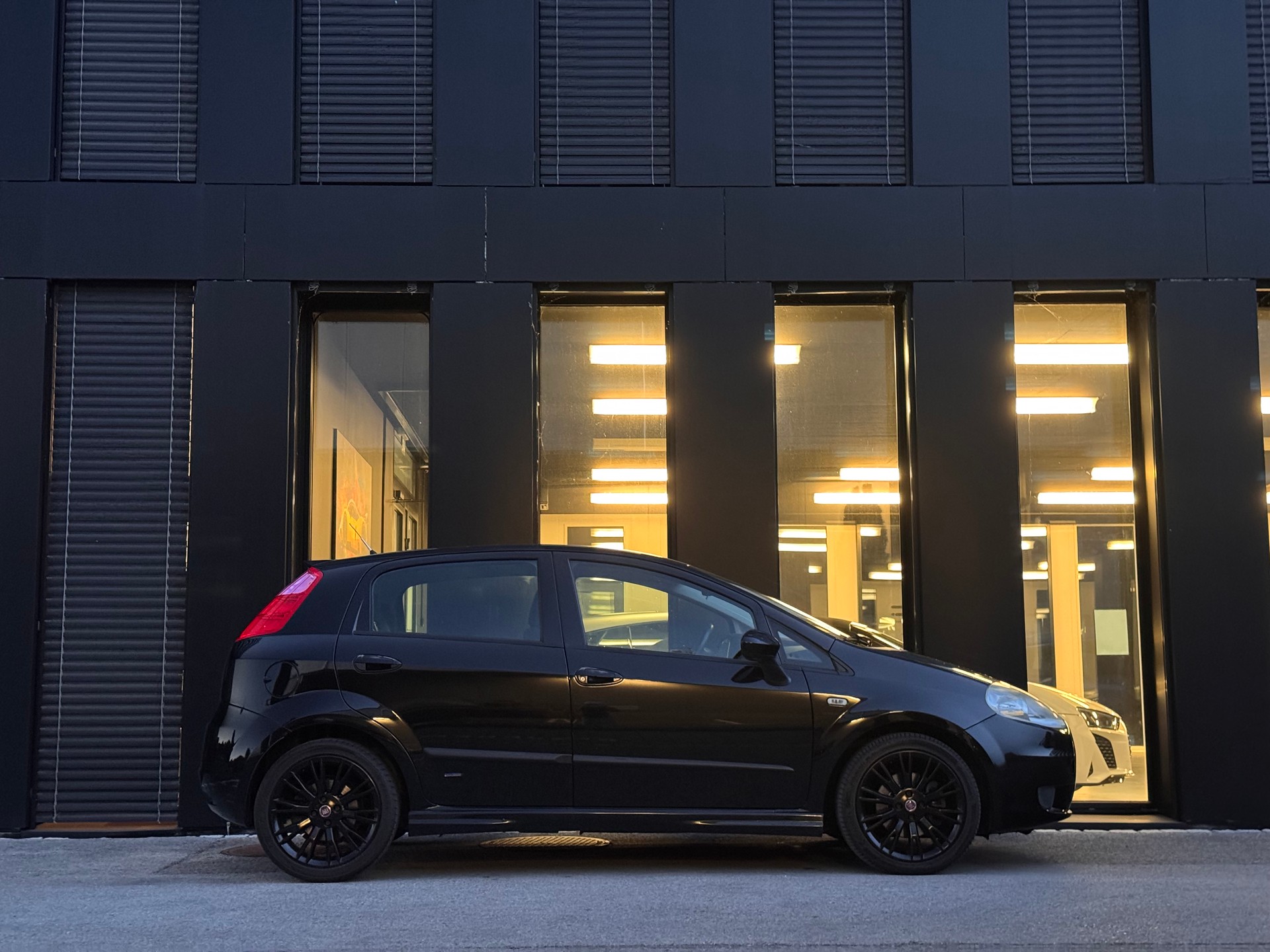 FIAT Punto 1.4 16V Turbo Sport-image-8