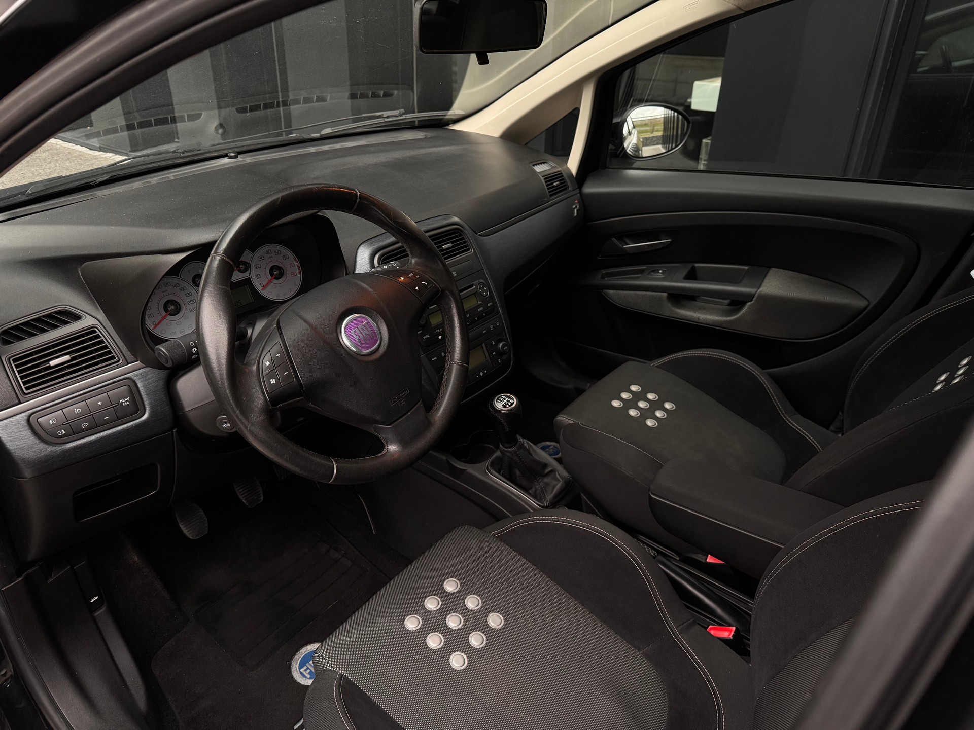FIAT Punto 1.4 16V Turbo Sport-image-11