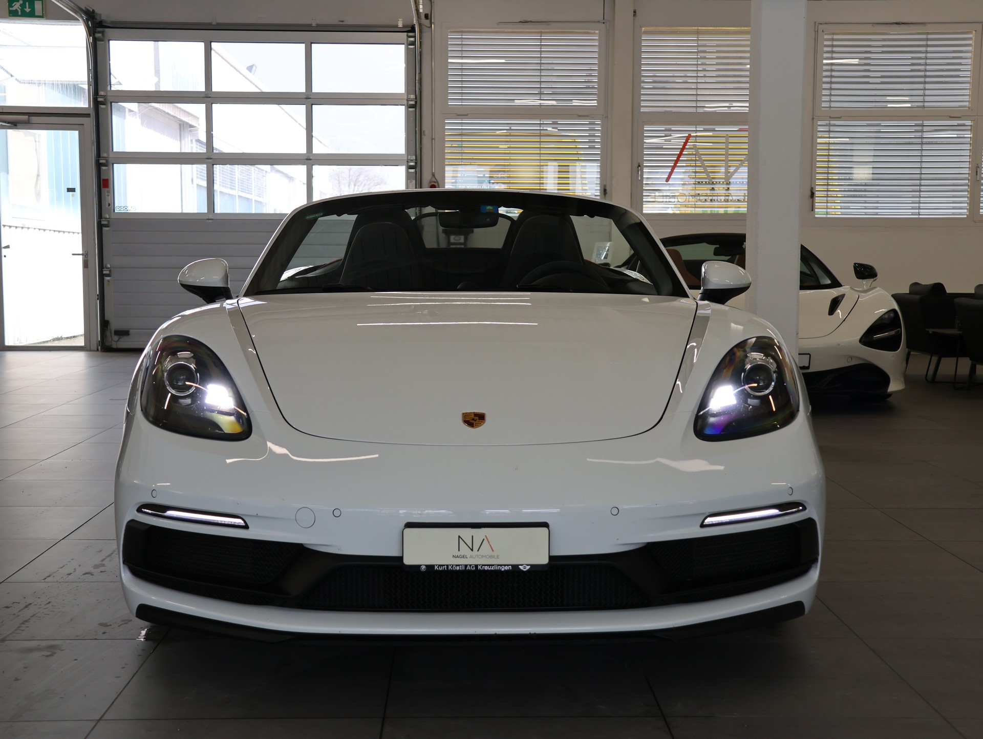 PORSCHE 718 Boxster GTS 4.0 PDK *Park-Assistent* *Beheizbares Lenkrad* *PCM*-showroom-element-3