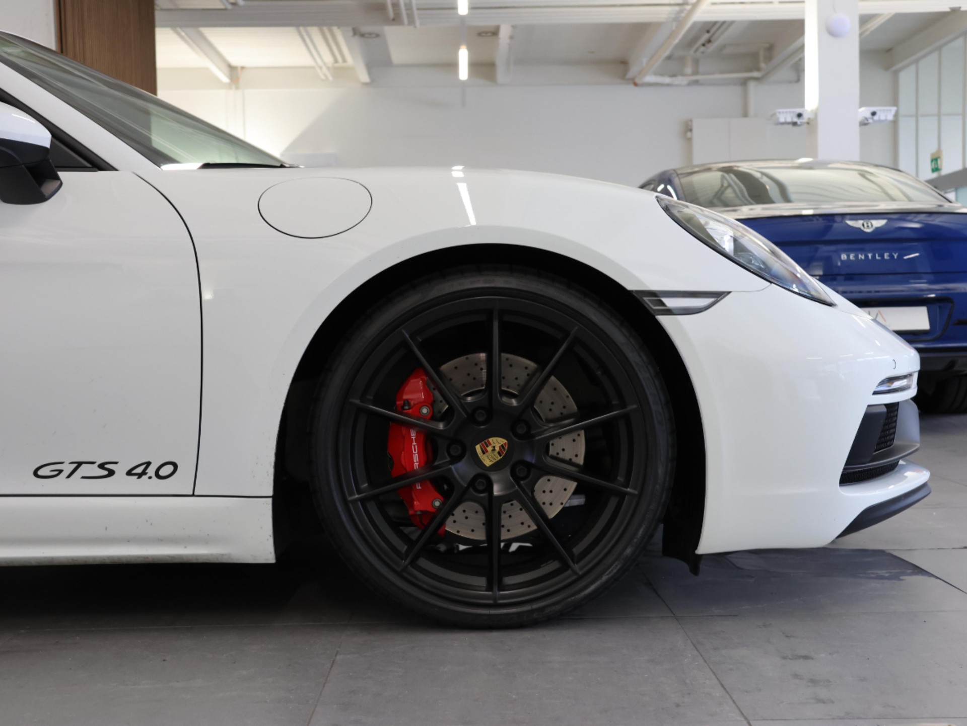 PORSCHE 718 Boxster GTS 4.0 PDK *Park-Assistent* *Beheizbares Lenkrad* *PCM*-image-8