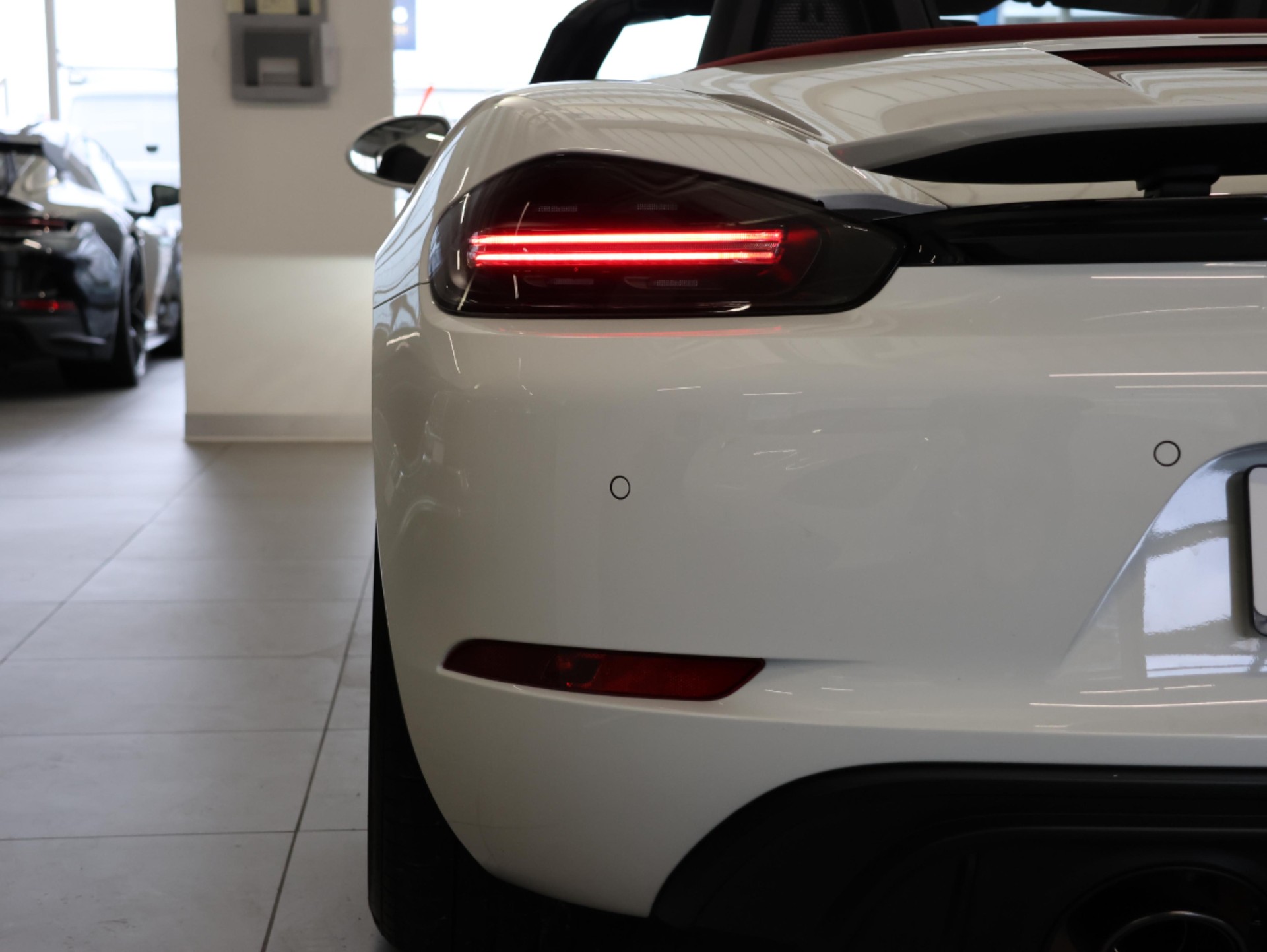PORSCHE 718 Boxster GTS 4.0 PDK *Park-Assistent* *Beheizbares Lenkrad* *PCM*-image-11