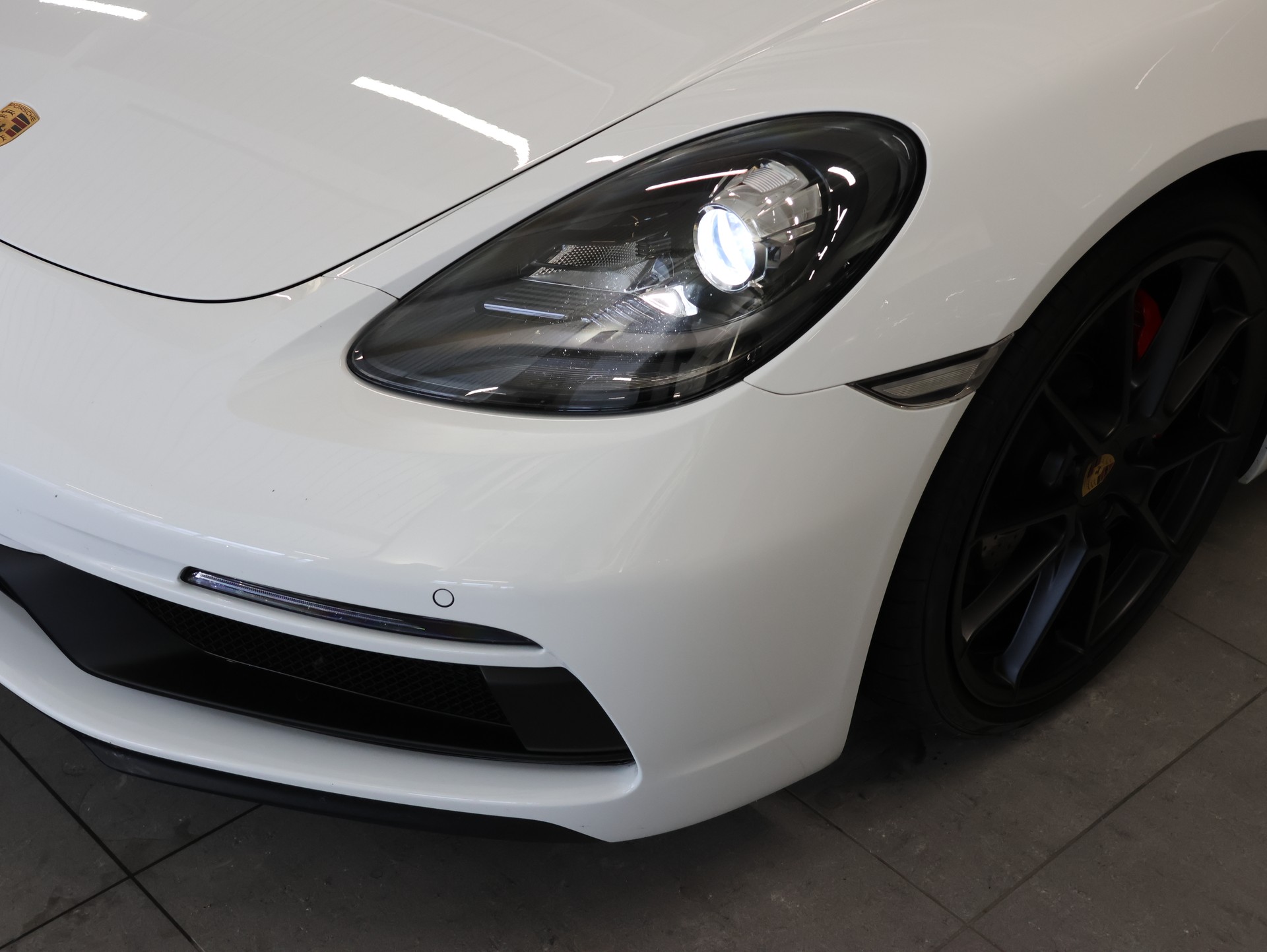 PORSCHE 718 Boxster GTS 4.0 PDK *Park-Assistent* *Beheizbares Lenkrad* *PCM*-image-10