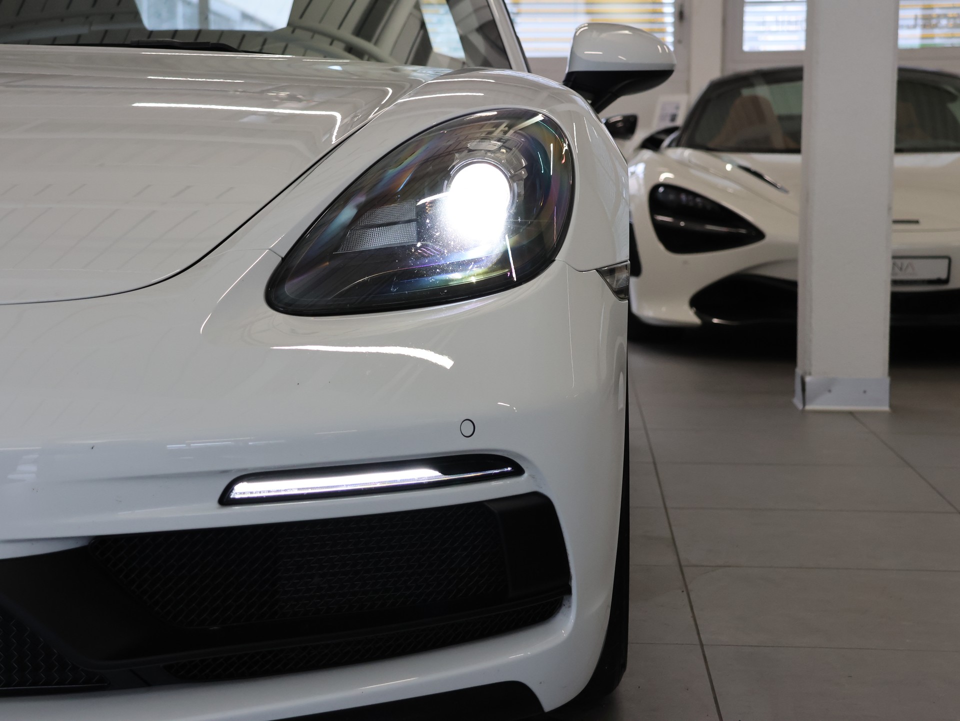 PORSCHE 718 Boxster GTS 4.0 PDK *Park-Assistent* *Beheizbares Lenkrad* *PCM*-image-9