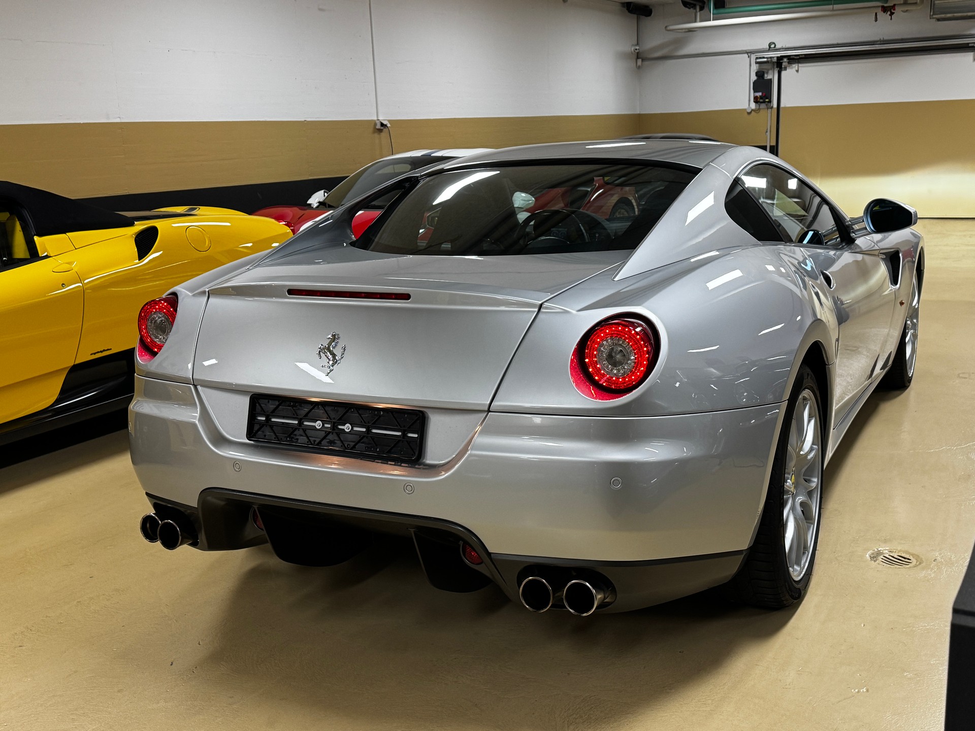 FERRARI 599 GTB-showroom-element-3