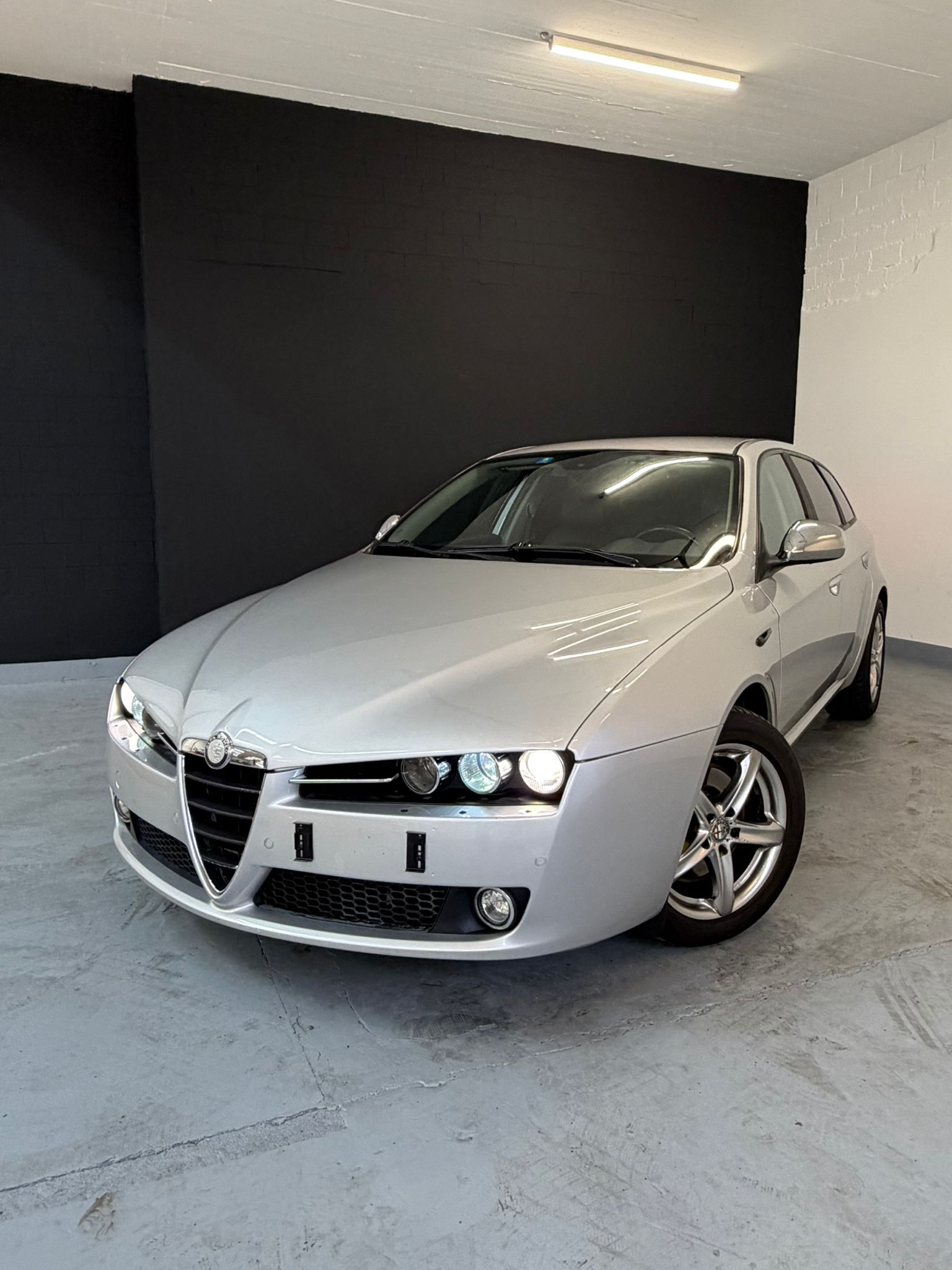 ALFA ROMEO 159 SW 2.4 JTD Lusso Limited Ed. Q-Tronic ***CH-Fahrzeug***-showroom-element-2