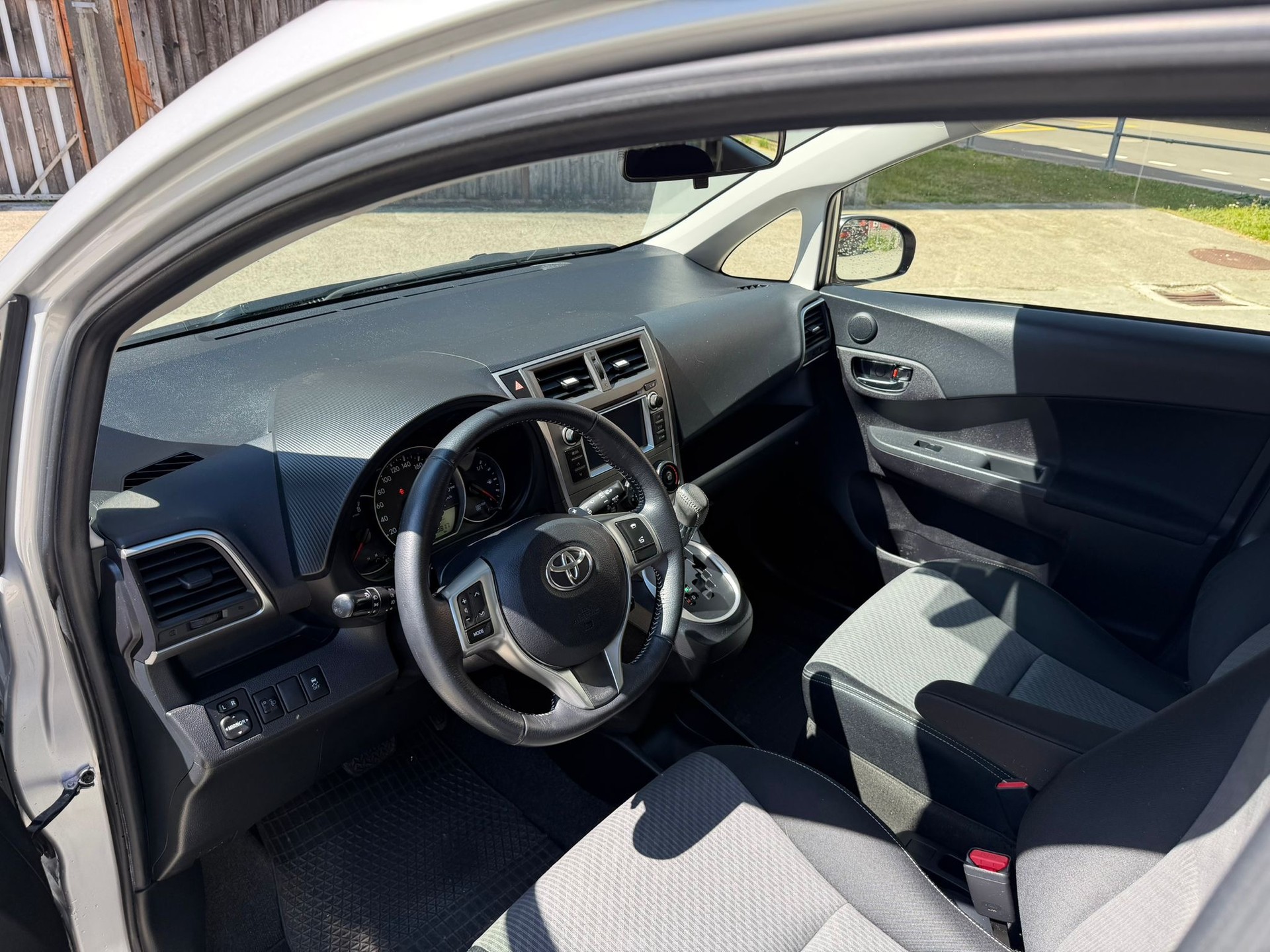 TOYOTA Verso-S 1.33 Linea Sol Multidrive S-image-8