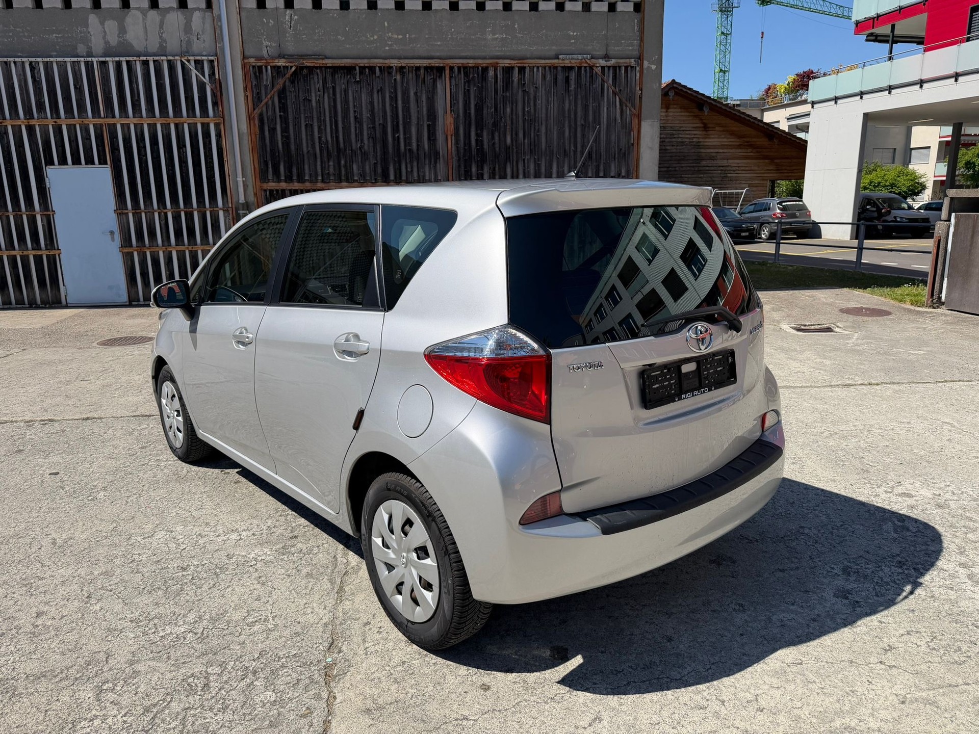 TOYOTA Verso-S 1.33 Linea Sol Multidrive S-showroom-element-3