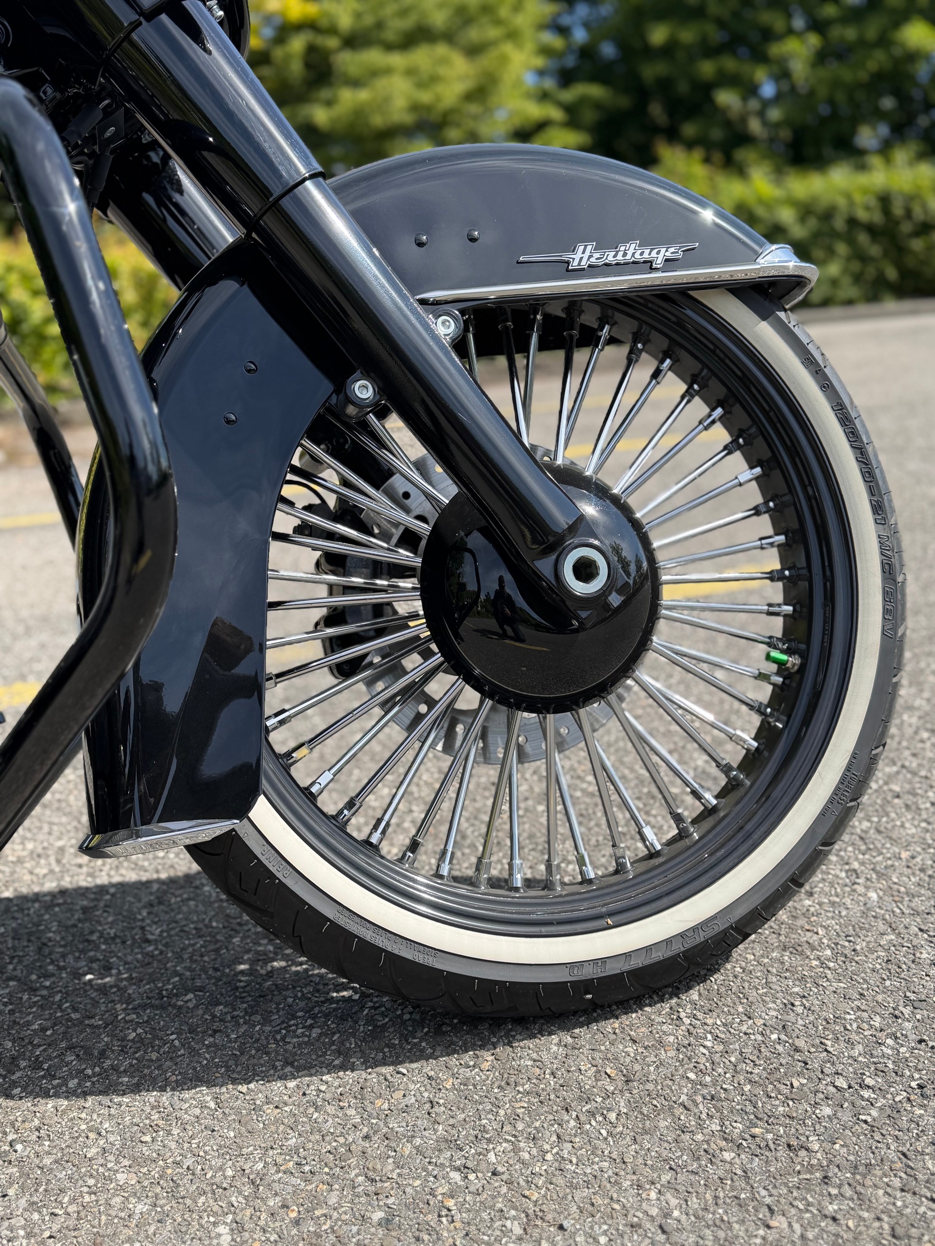 HARLEY-DAVIDSON FLHCS Heritage Classic 114 Black Finish-image-1