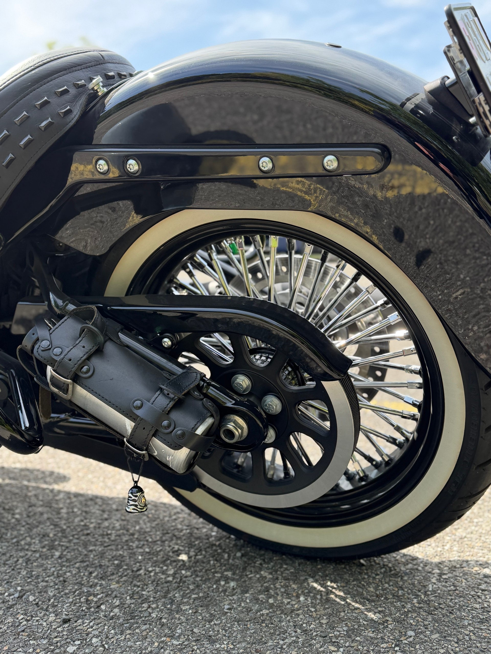 HARLEY-DAVIDSON FLHCS Heritage Classic 114 Black Finish-image-2