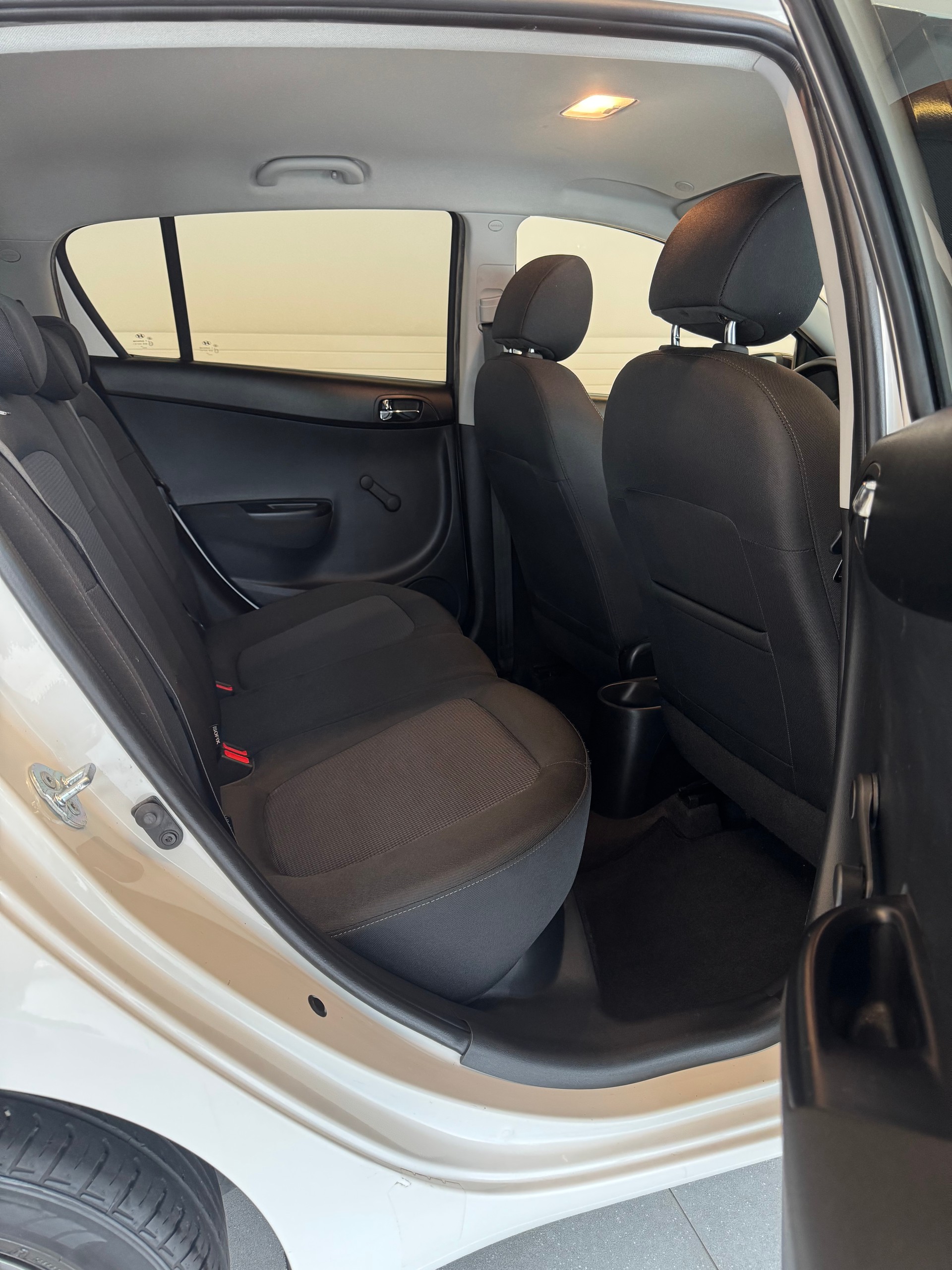 HYUNDAI i20 1.4 GO!**CH-Fahrzeug**-image-10