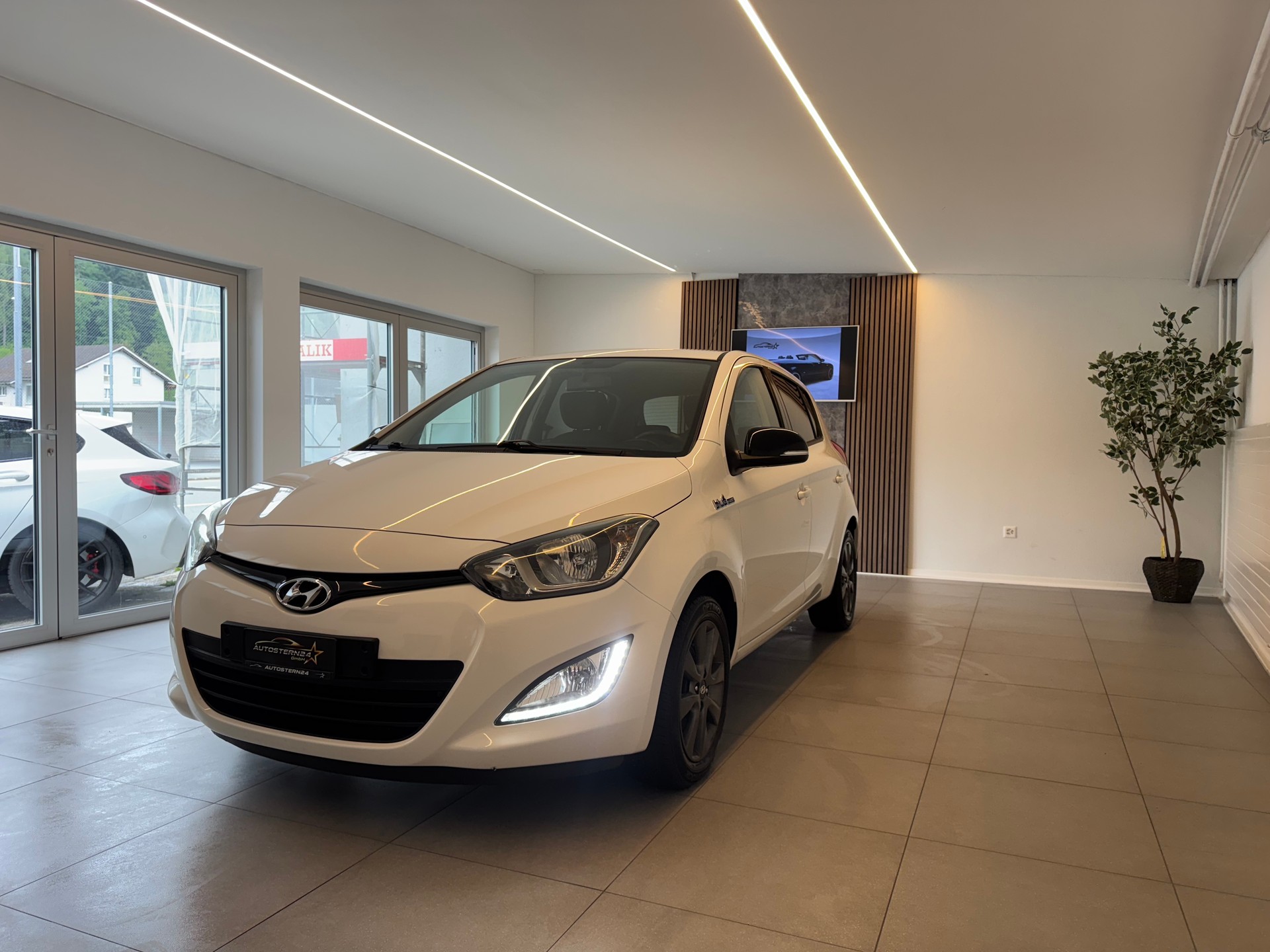 HYUNDAI i20 1.4 GO!**CH-Fahrzeug**