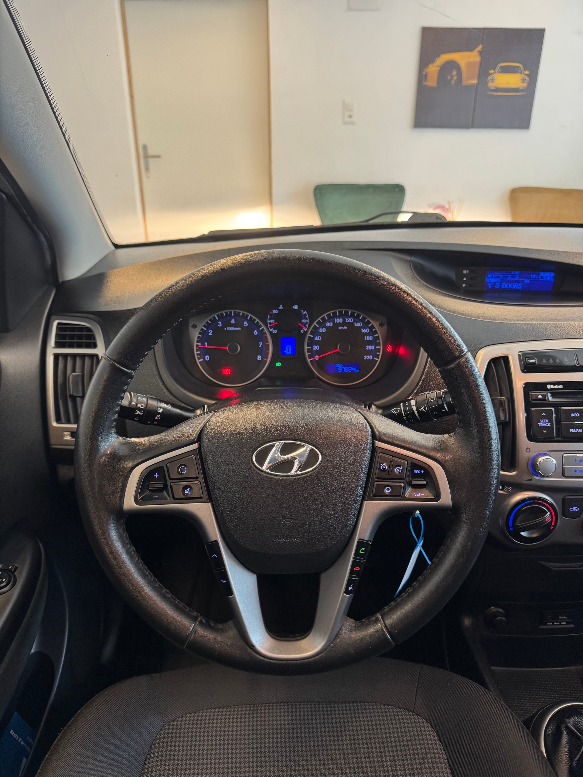 HYUNDAI i20 1.4 GO!**CH-Fahrzeug**-image-13