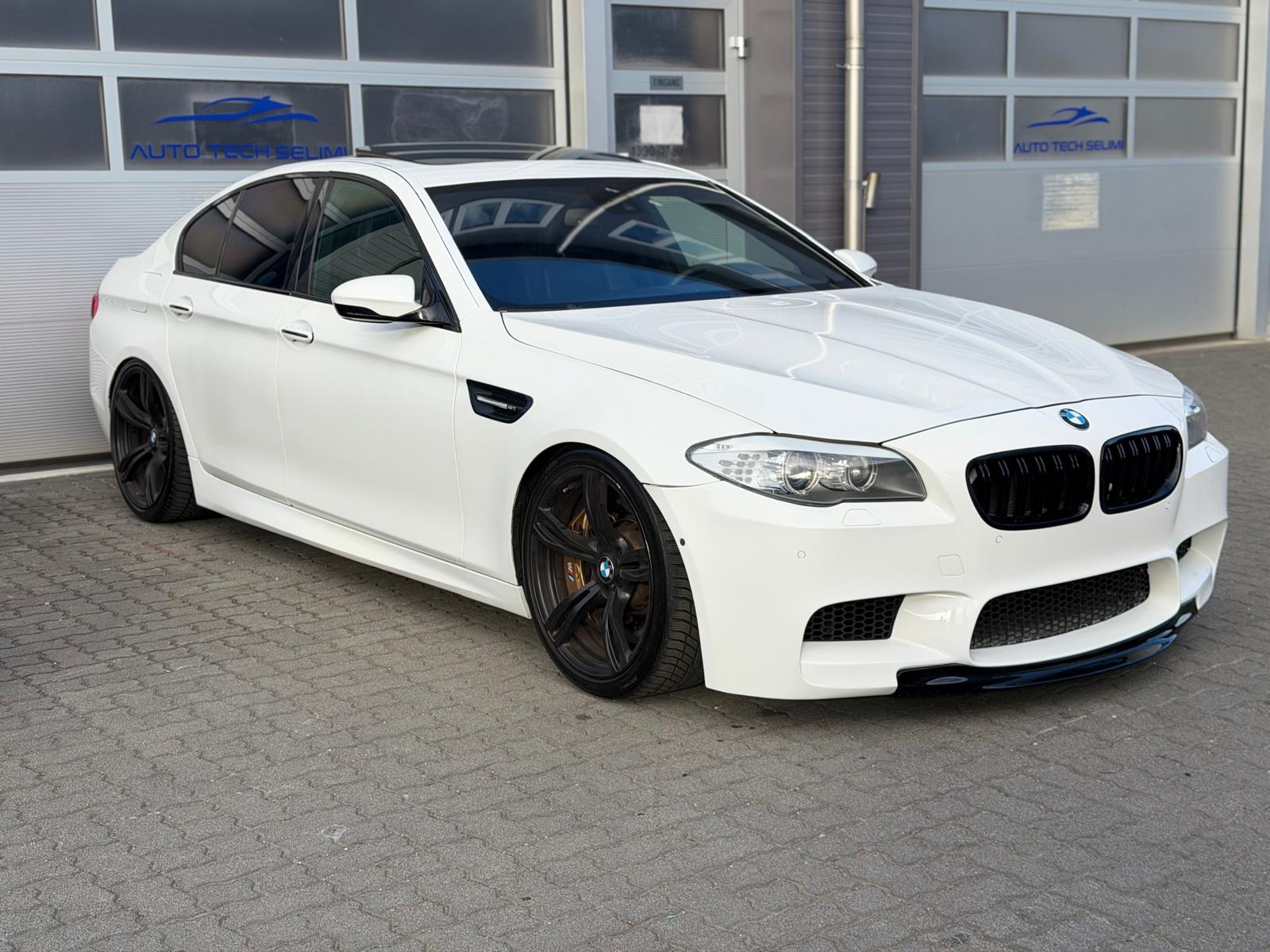 BMW M5 Drivelogic-showroom-element-3