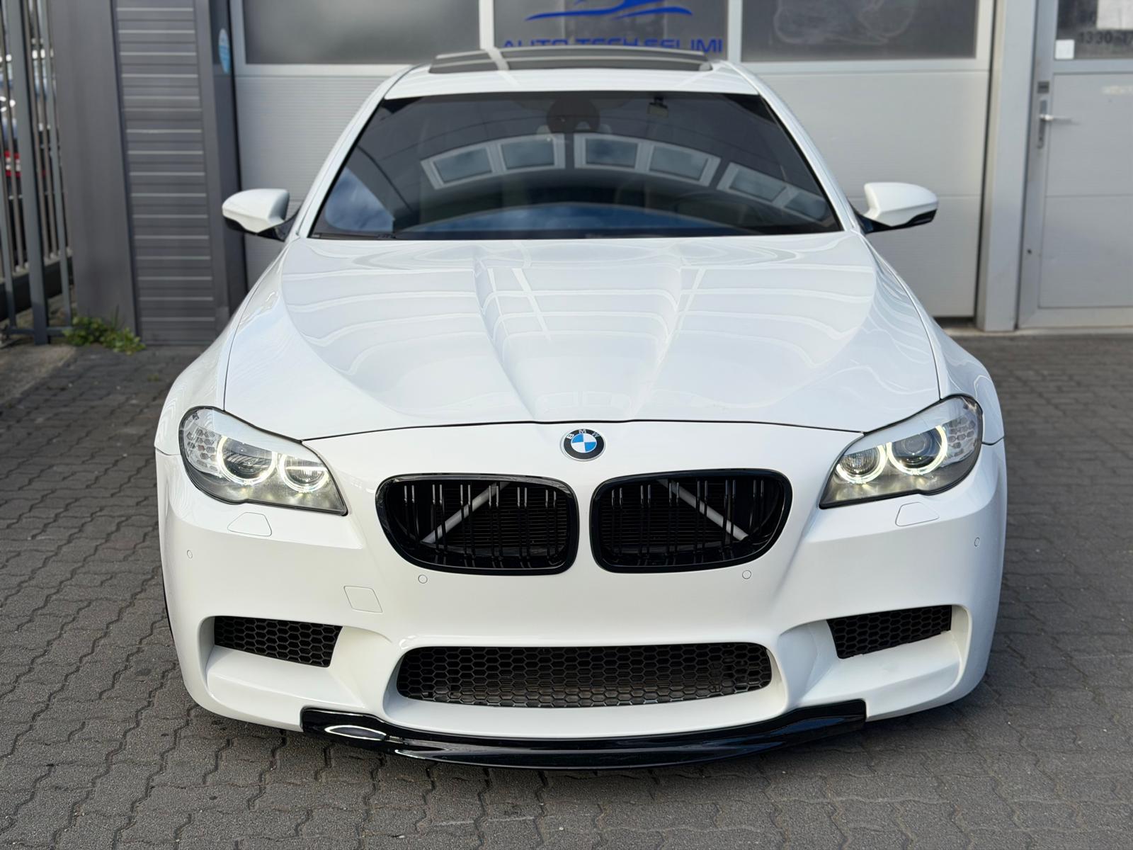 BMW M5 Drivelogic-showroom-element-1