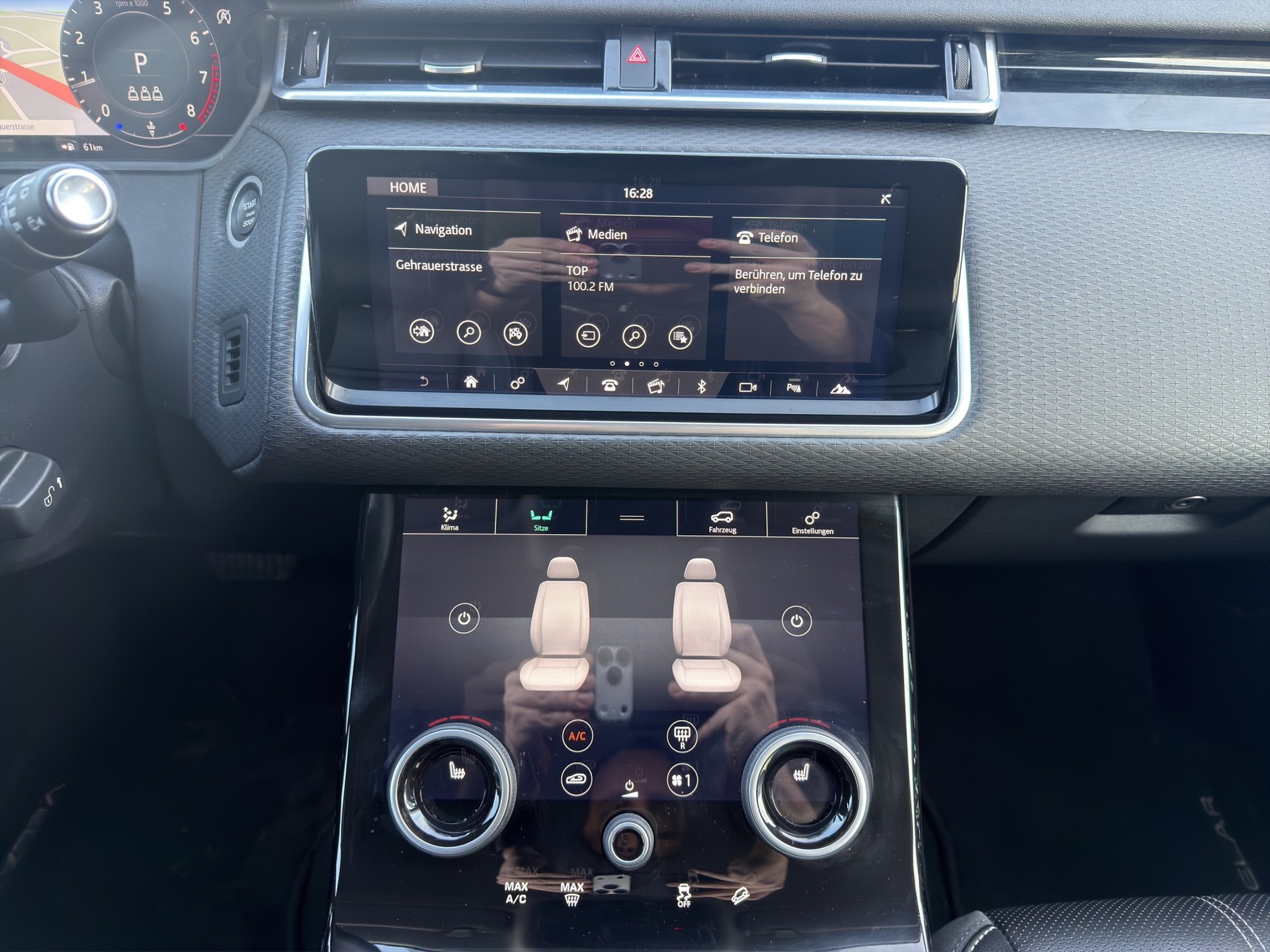 LAND ROVER Range Rover Velar 2.0 T R-Dynamic SE-image-16