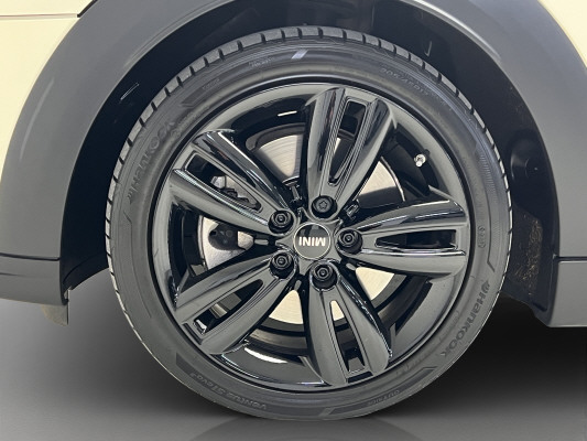 MINI Cooper S Cabriolet-image-7