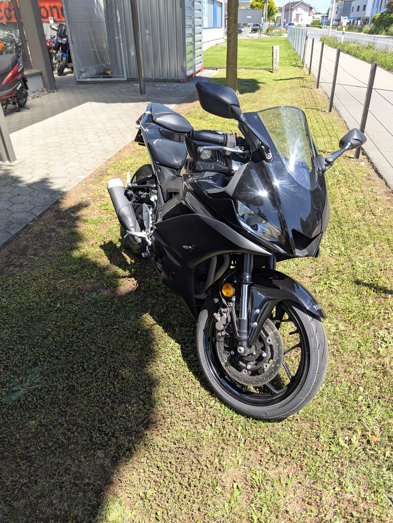 YAMAHA YZF-R3-image-0