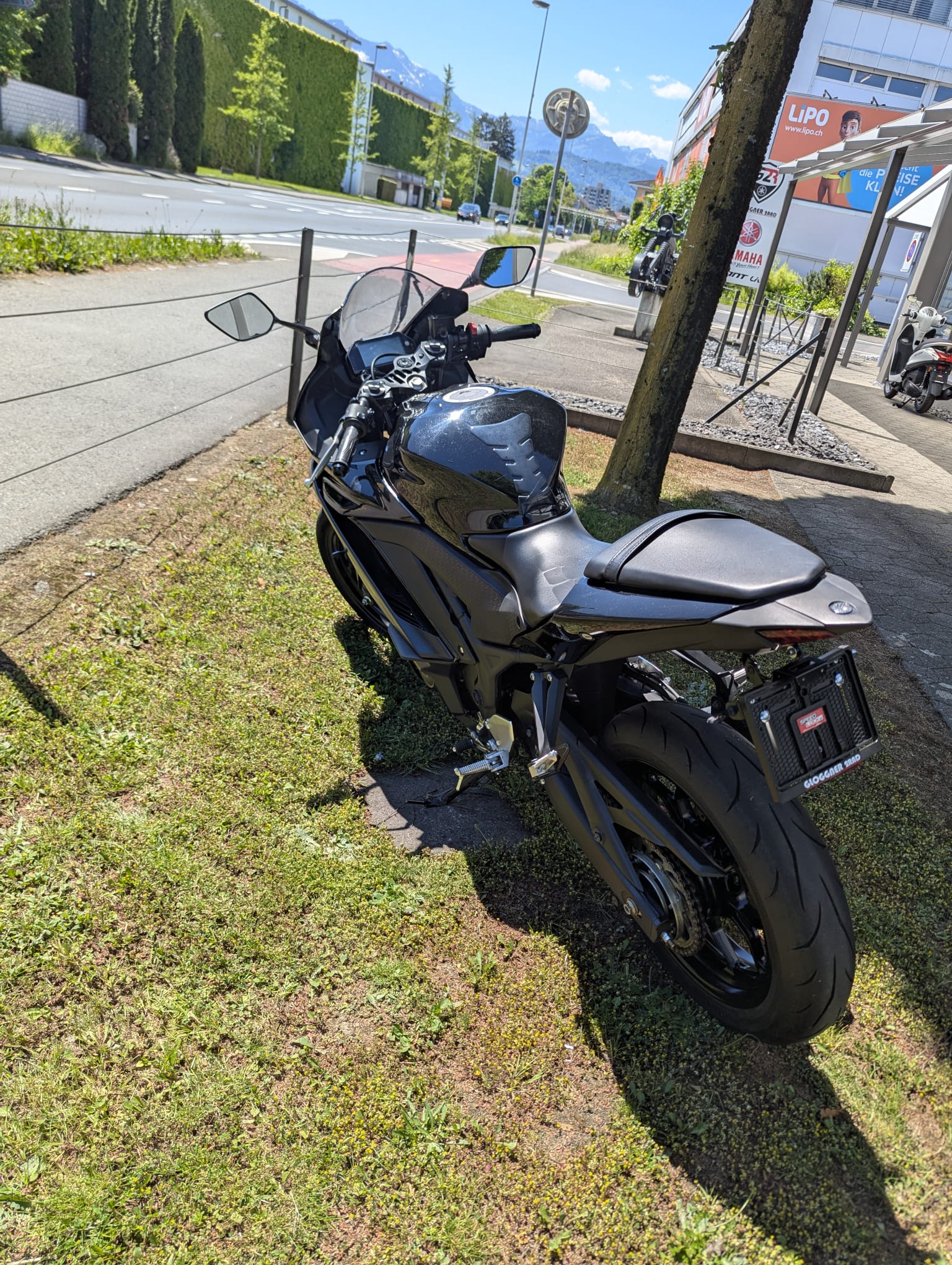 YAMAHA YZF-R3-image-1