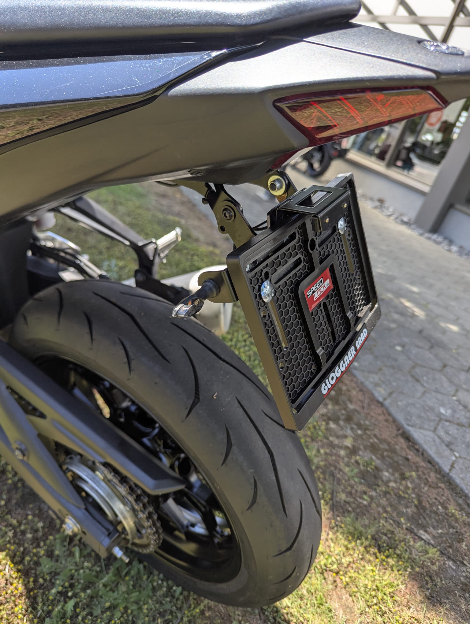 YAMAHA YZF-R3-image-4