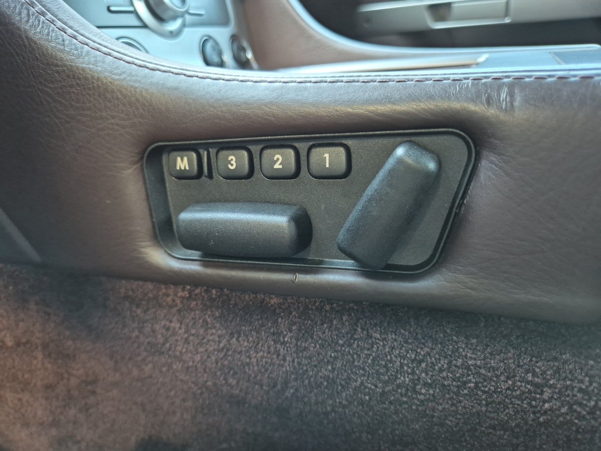 ASTON MARTIN DB9 Touchtronic 2-image-10