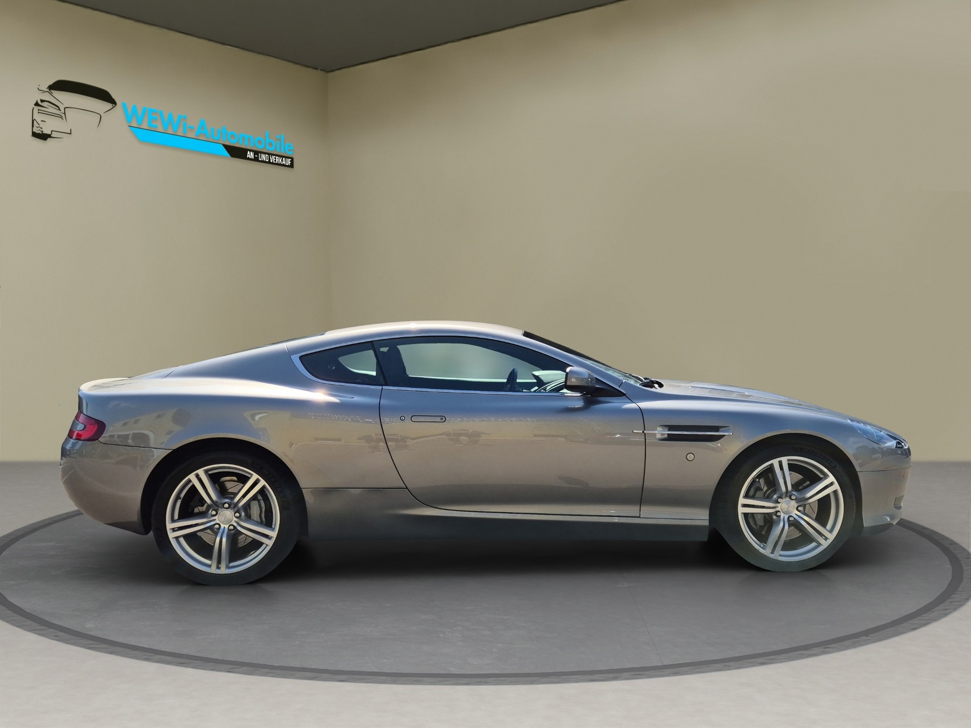 ASTON MARTIN DB9 Touchtronic 2-showroom-element-1