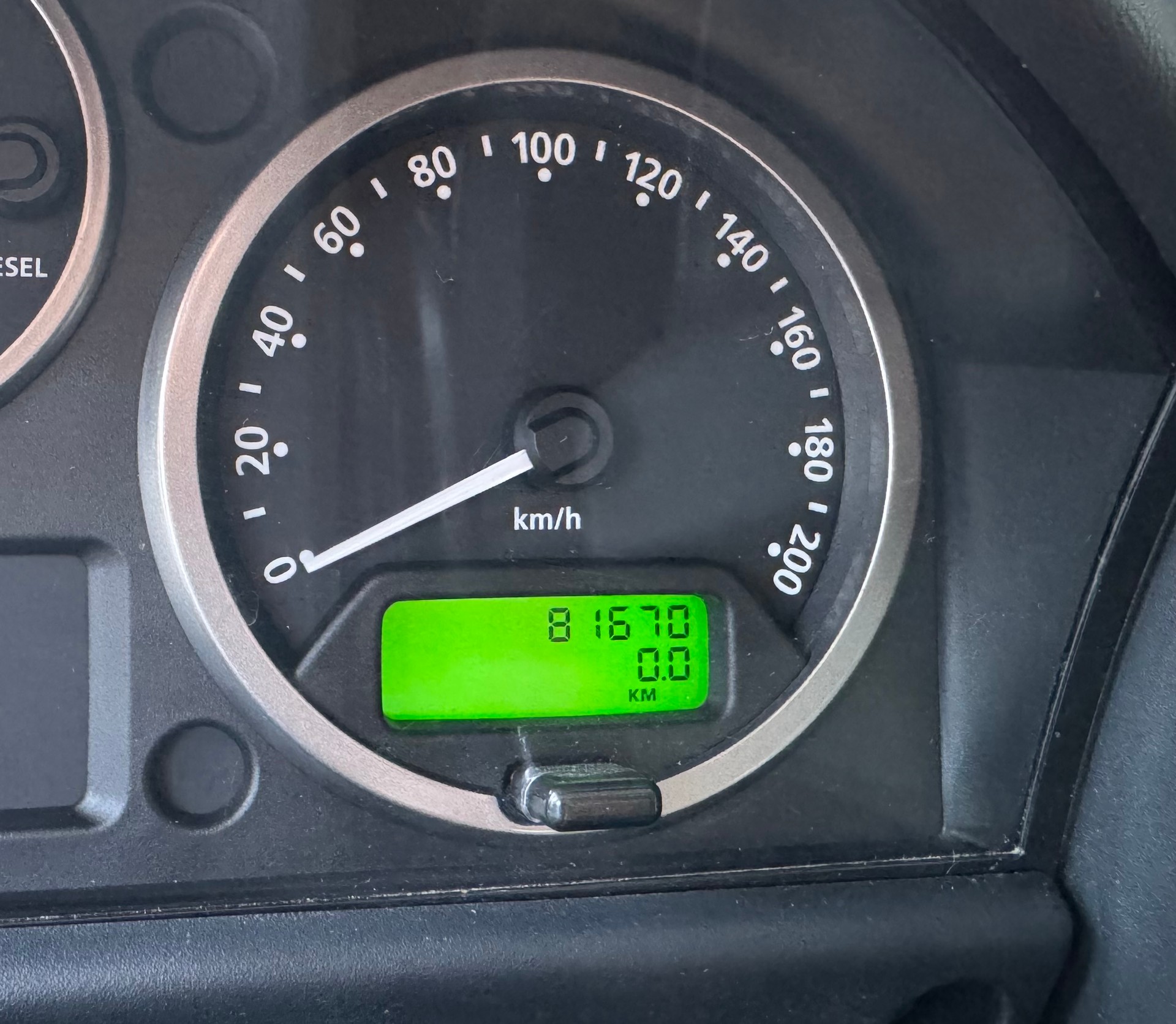 LAND ROVER Defender 90 2.2 TD4 Station Wagon Legend-image-15