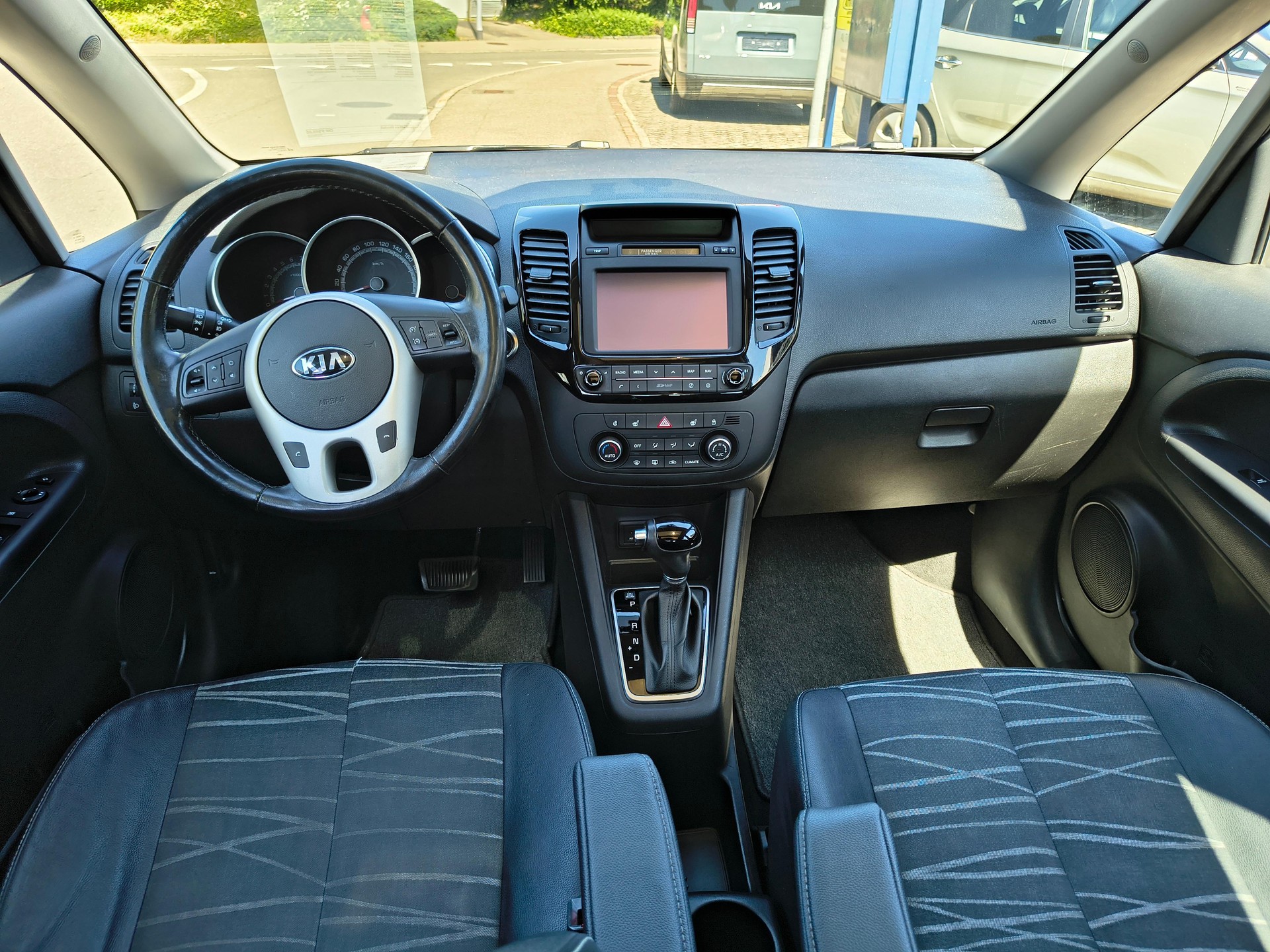 KIA Venga 1.6 CVVT Swiss Champion-image-5