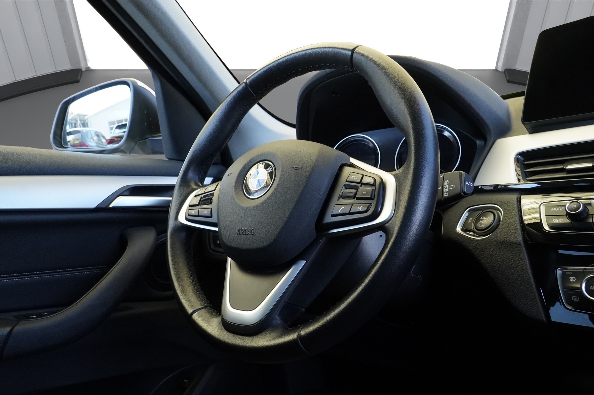BMW X1 xDrive 20d Sport Line Fleet Edition Steptronic * CH Fahrzeug & AHK*-image-13