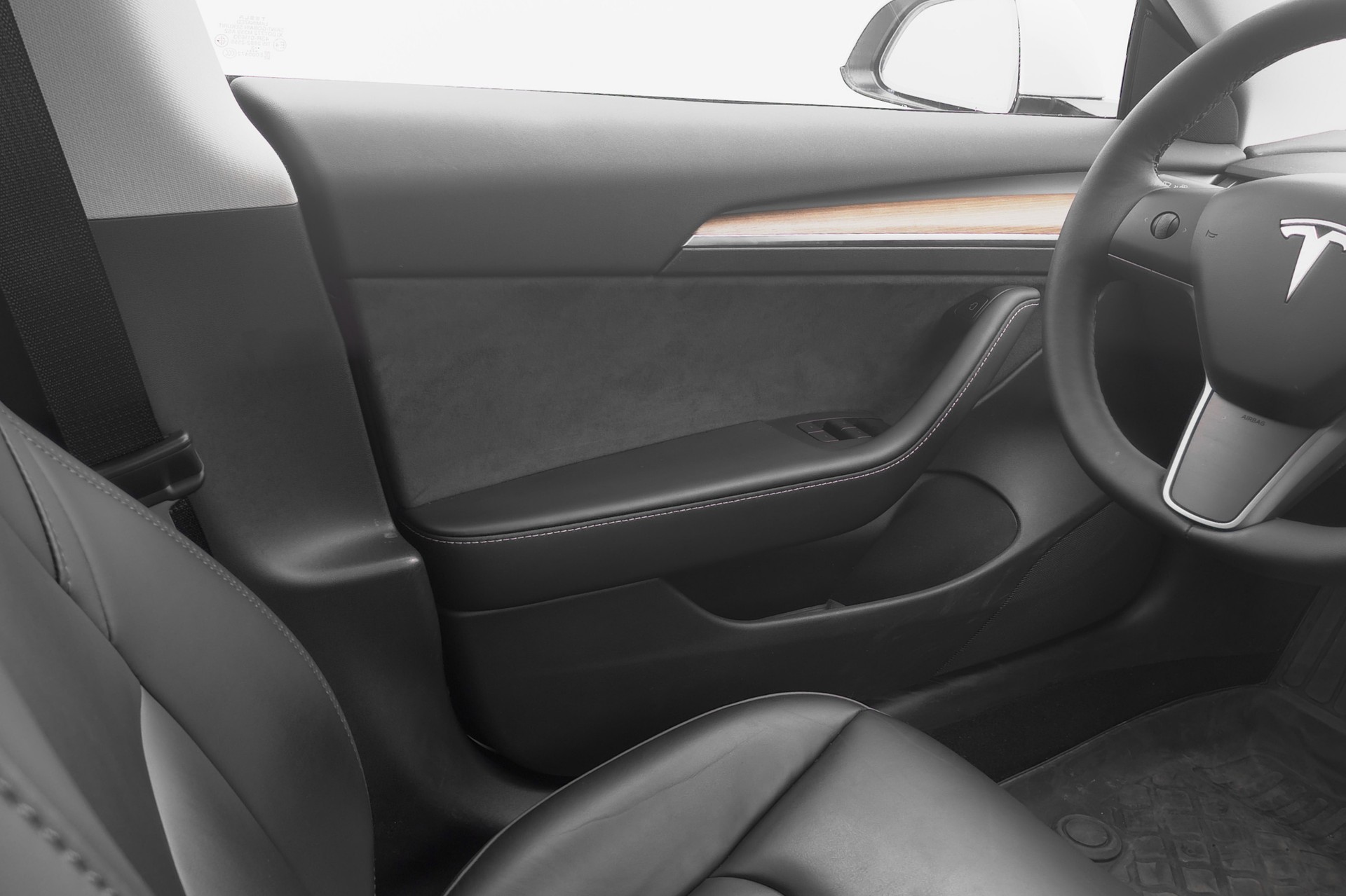 TESLA Model 3 RWD-image-9