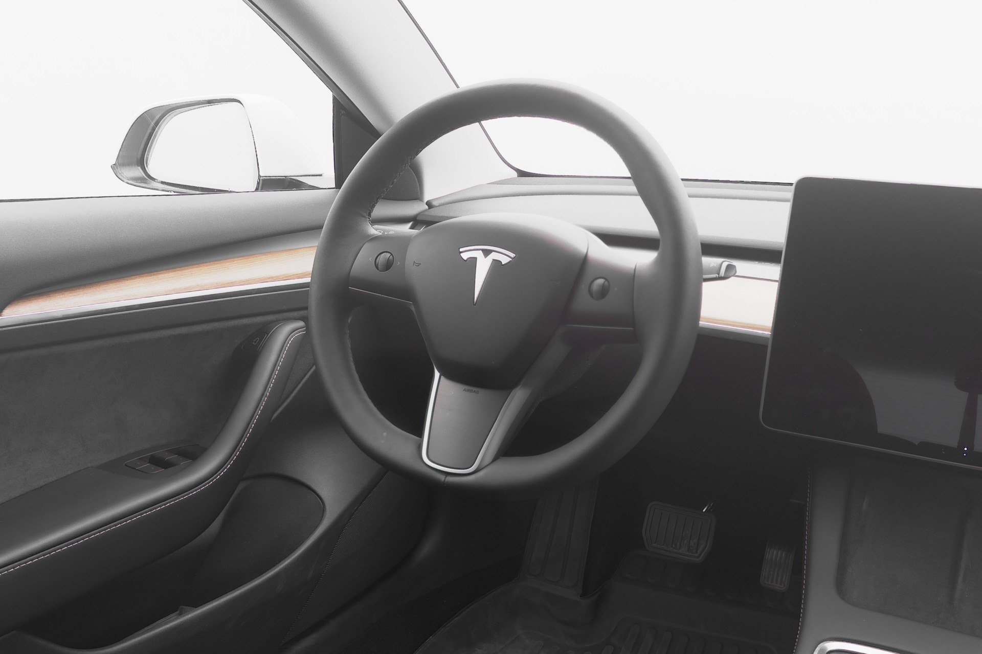 TESLA Model 3 RWD-image-6