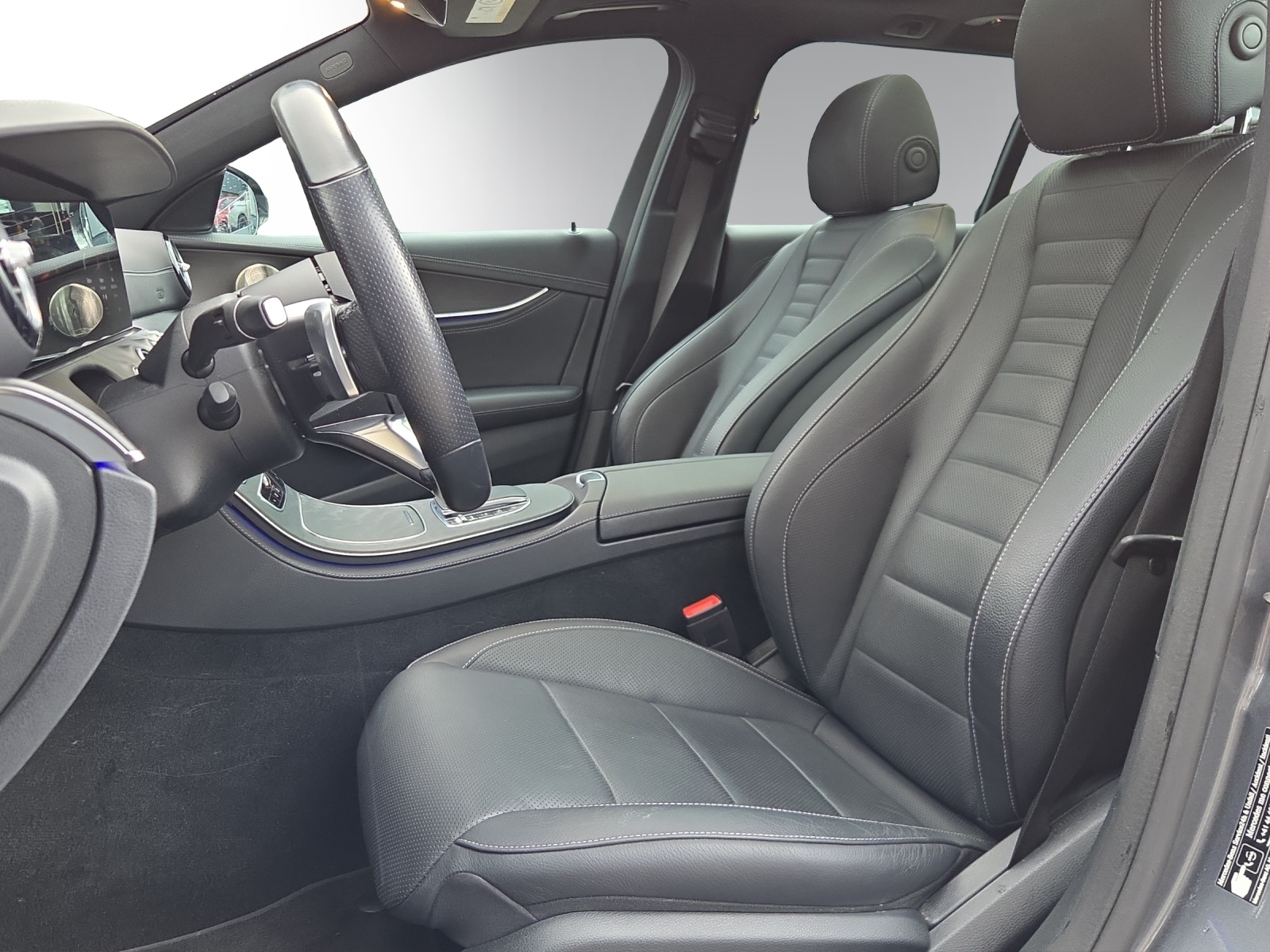 MERCEDES-BENZ E 220 d T AMG Line 9G-Tronic-image-7
