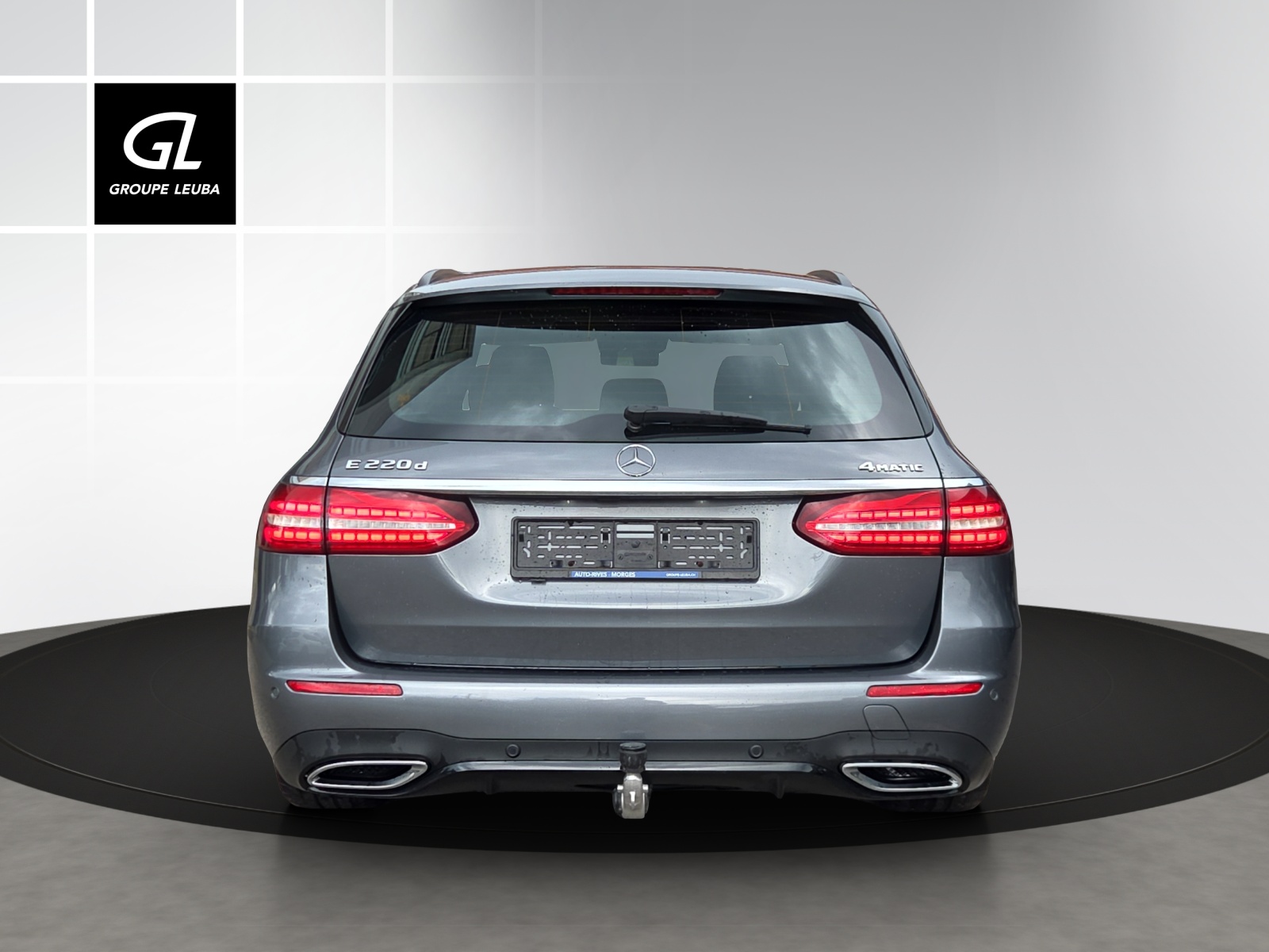 MERCEDES-BENZ E 220 d T AMG Line 9G-Tronic-image-5