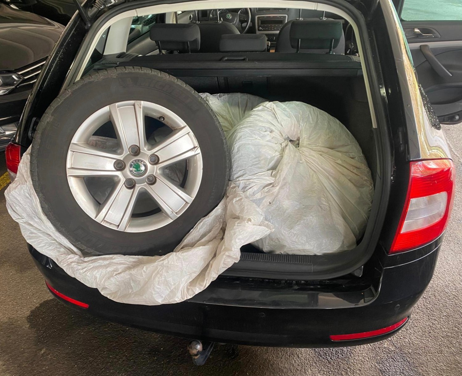 SKODA Octavia Combi 1.6 TDI Greenline-image-11