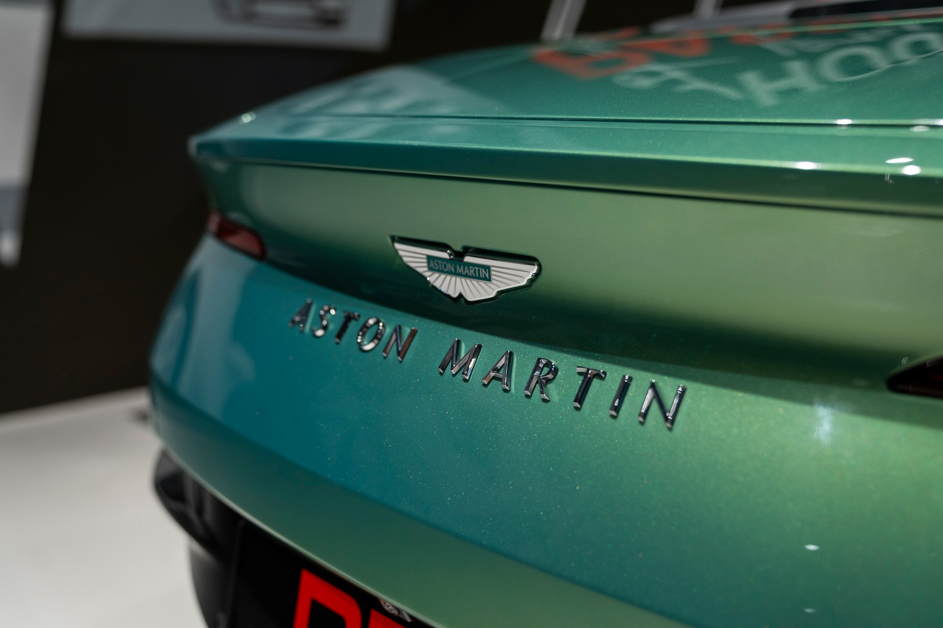 ASTON MARTIN DB12 Volante 4.0 V8 Bi-Turbo-image-7