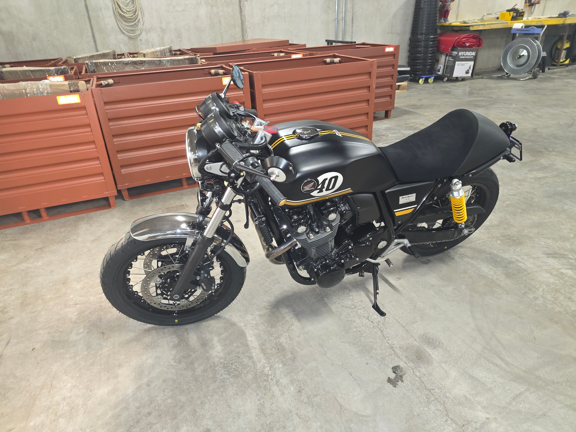 HONDA CB 1100 A sondermodel 40 jahre honda schweiz-image-1