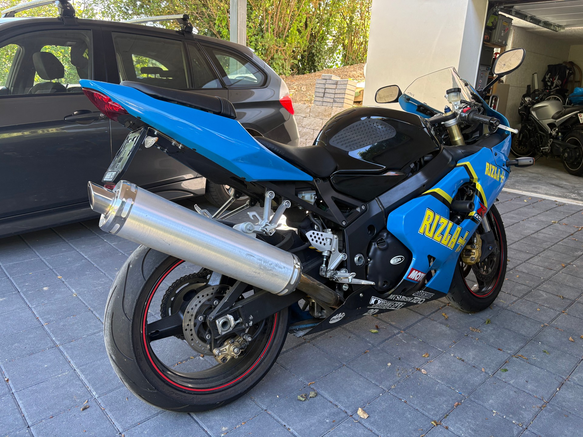 SUZUKI GSX-R 750 K4/K5-image-1