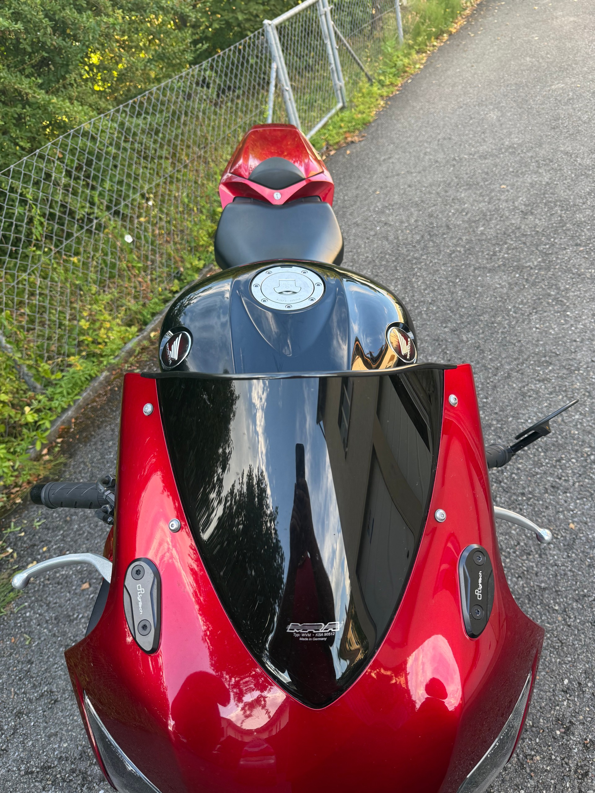 HONDA CBR 1000 RR Fireblade-image-1