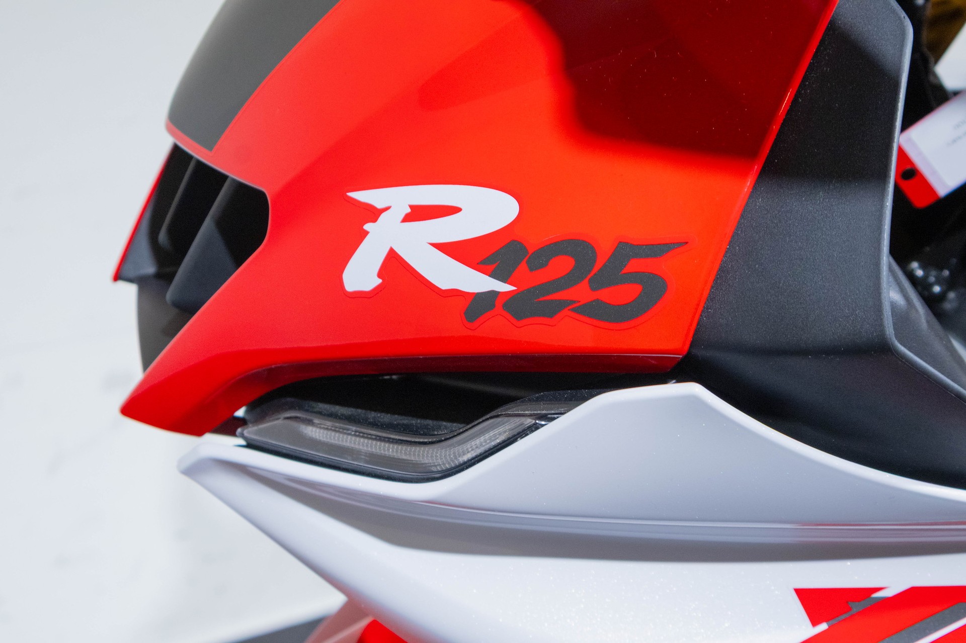 YAMAHA R125 70th Anniversary-image-10