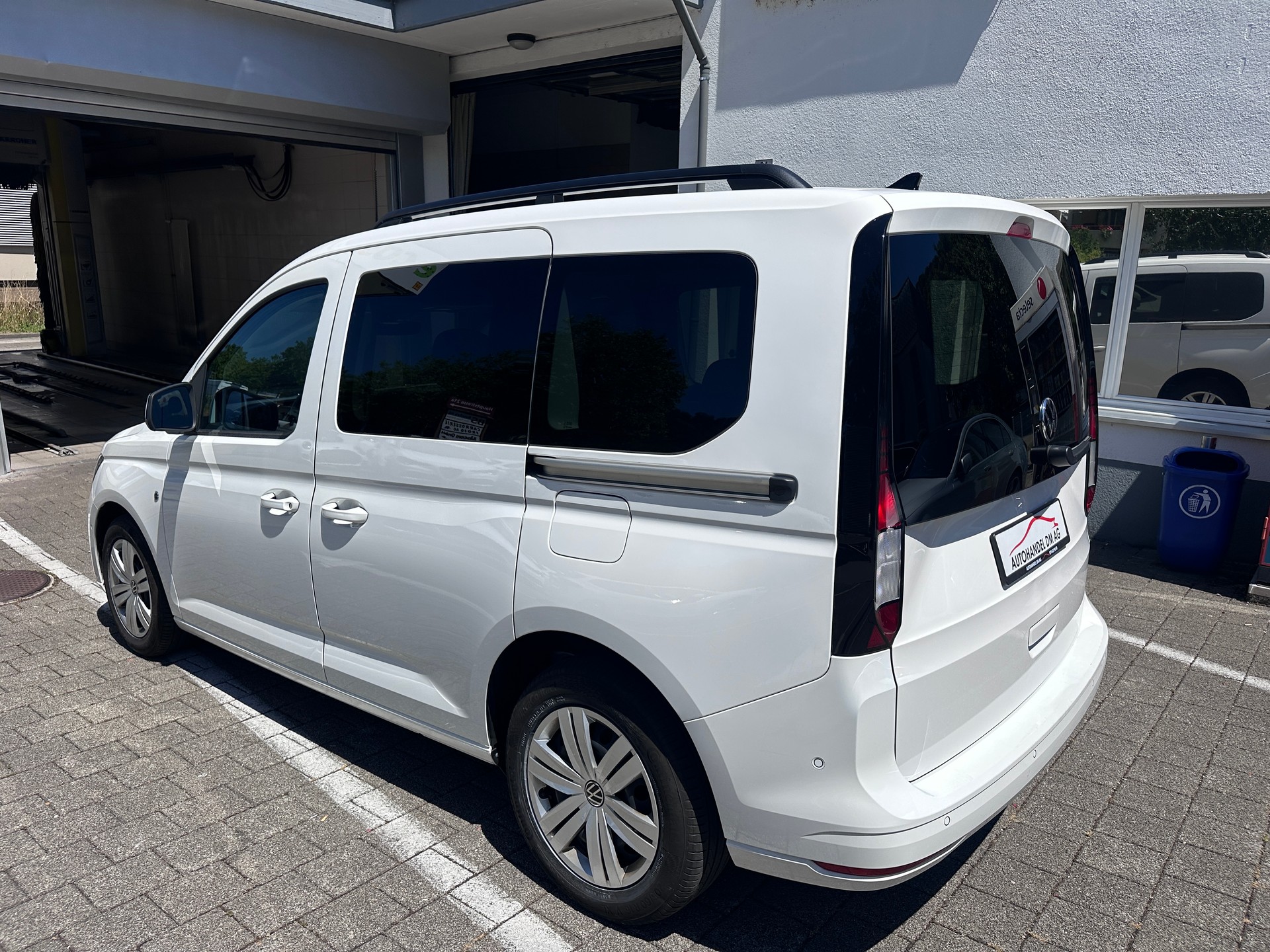 VW Caddy 2.0 TDI Liberty DSG-showroom-element-3