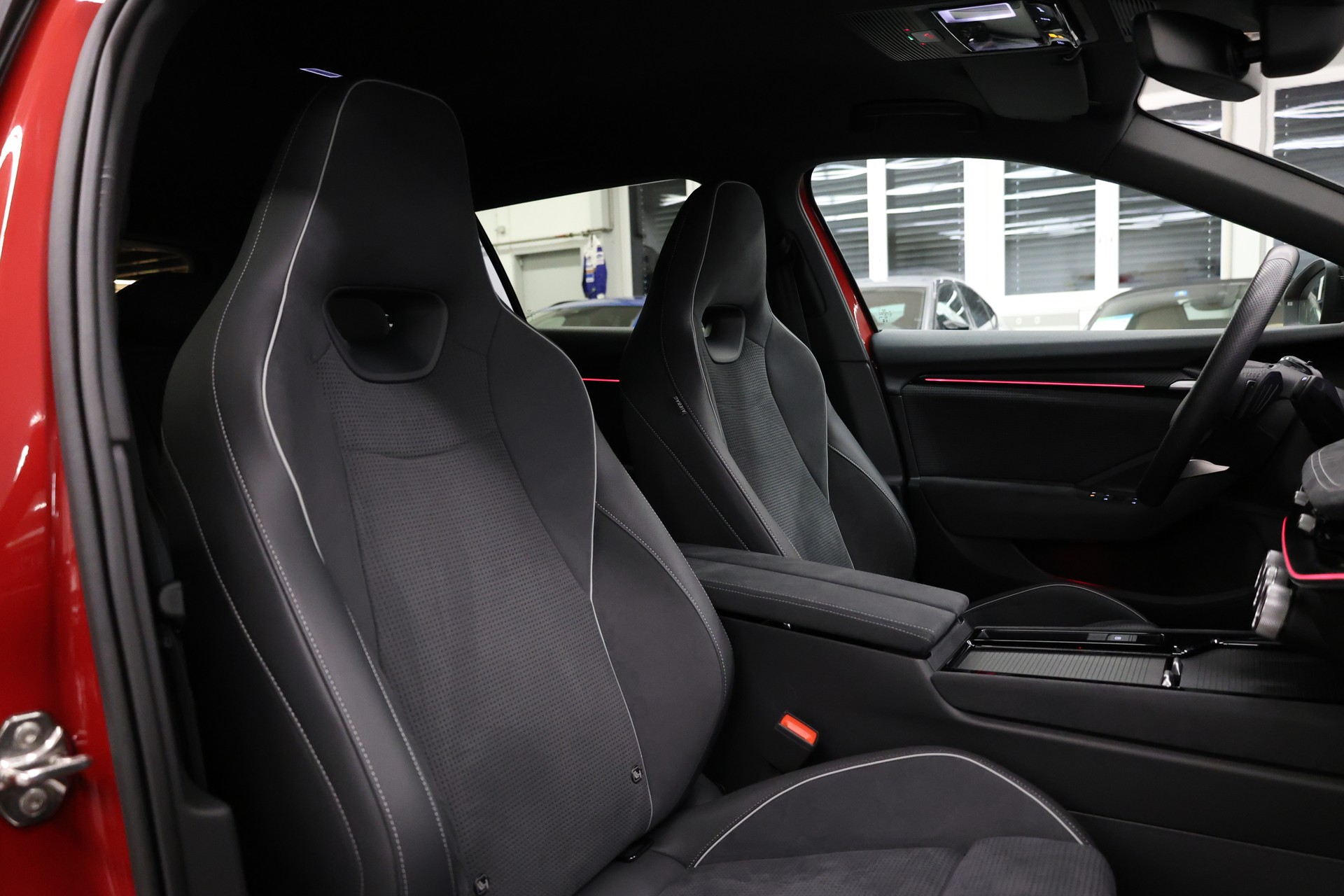 SKODA Superb Combi 2.0 TDI Sportline 4x4 DSG-image-19