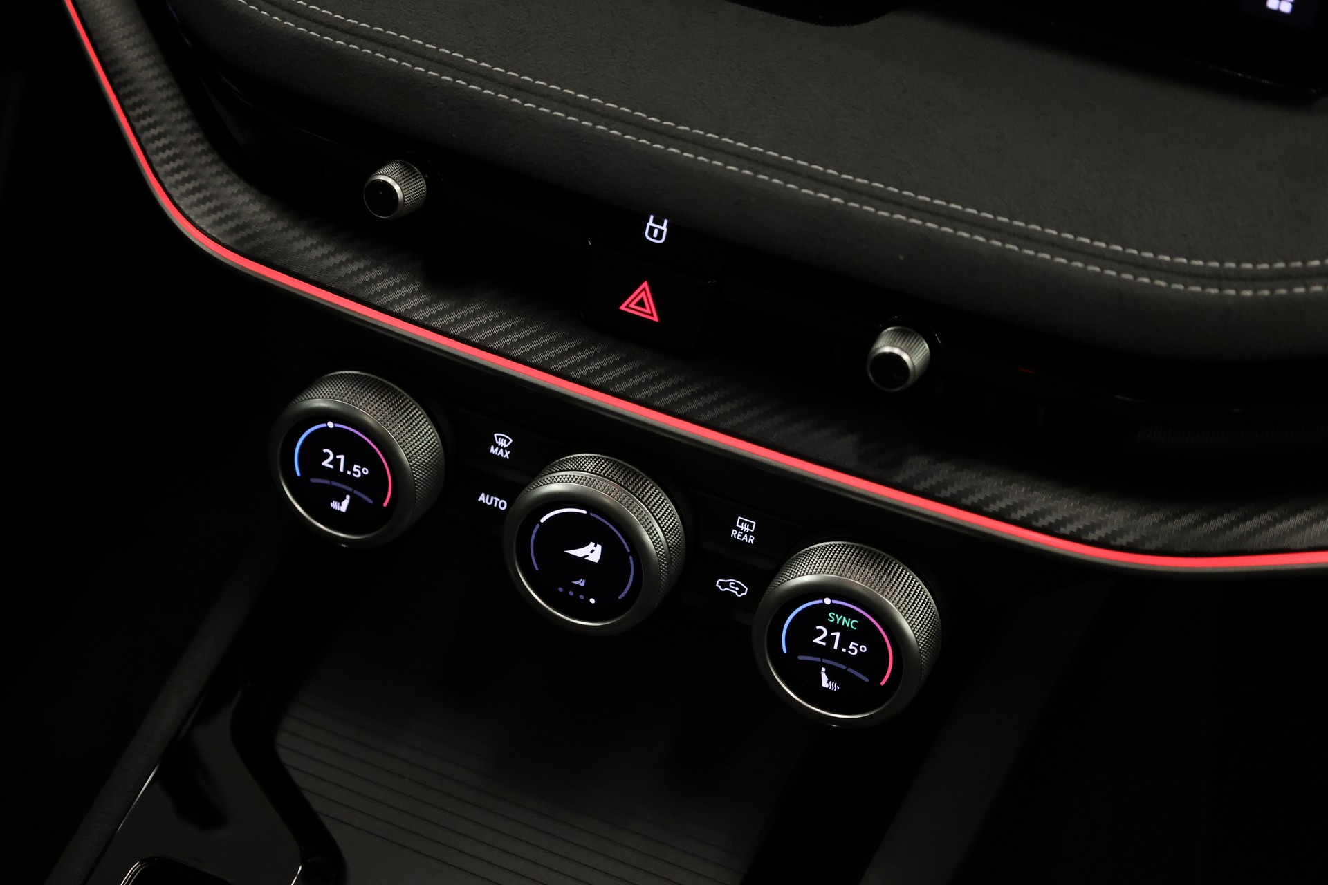 SKODA Superb Combi 2.0 TDI Sportline 4x4 DSG-image-29