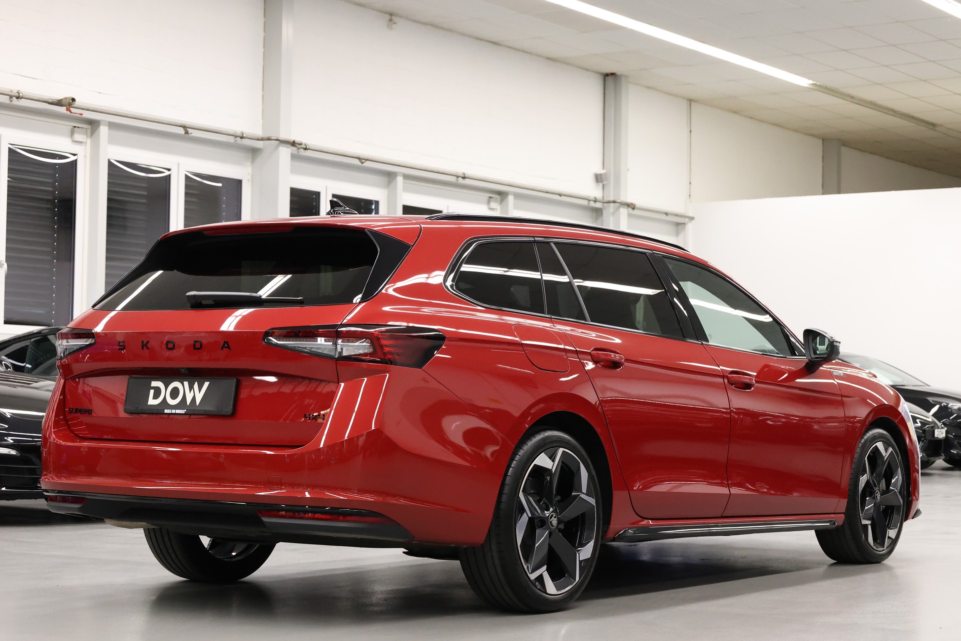 SKODA Superb Combi 2.0 TDI Sportline 4x4 DSG-image-6