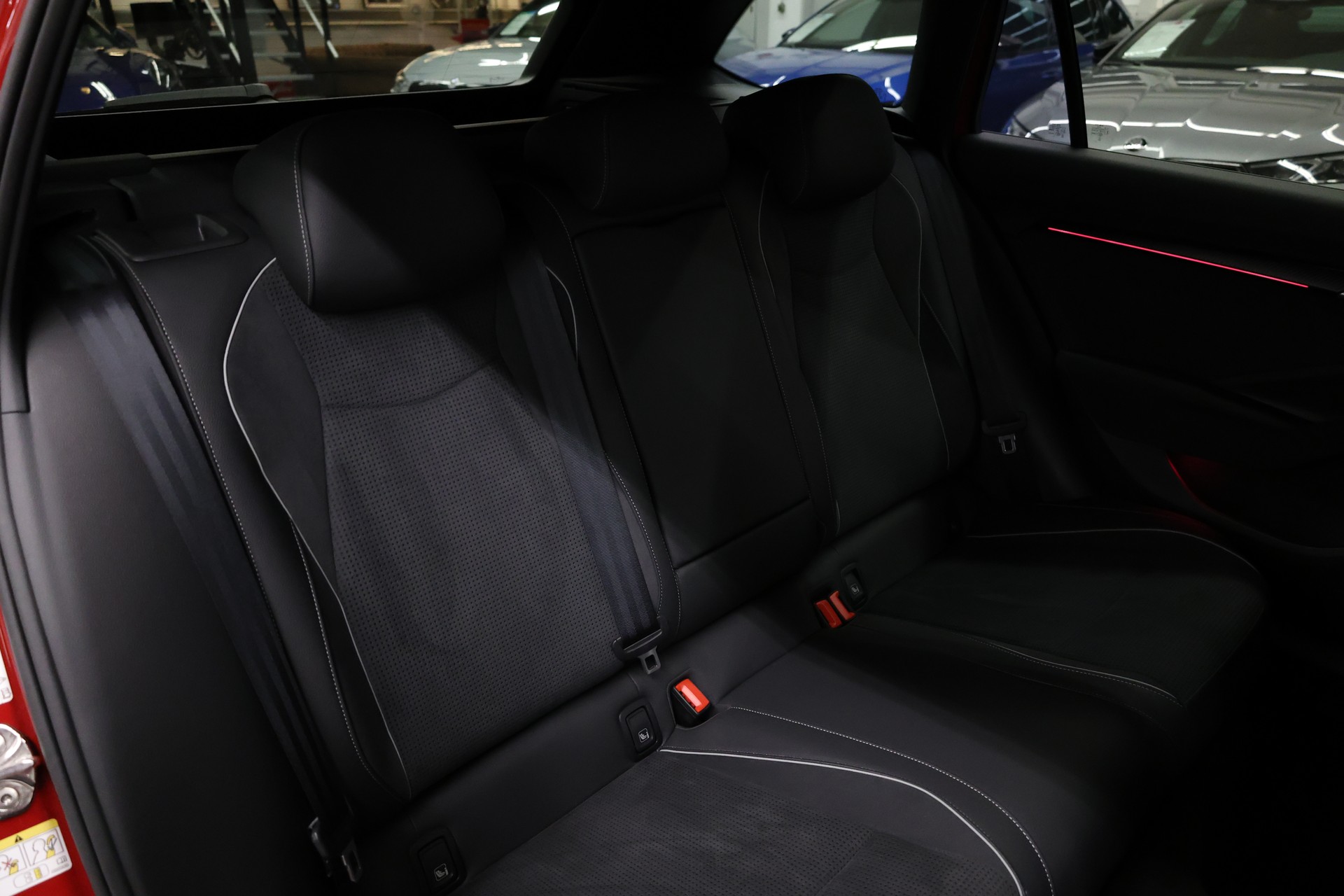 SKODA Superb Combi 2.0 TDI Sportline 4x4 DSG-image-23