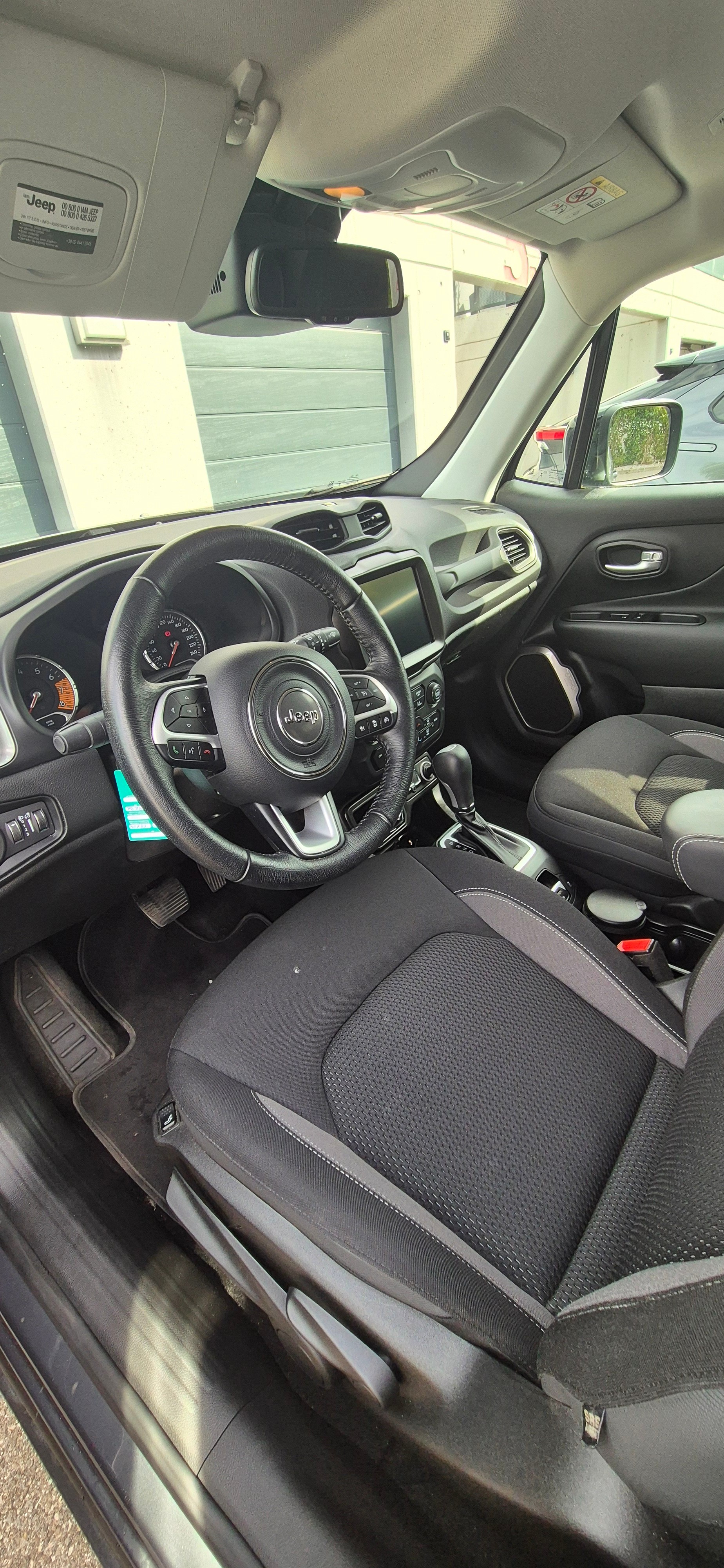 JEEP Renegade 1.5 Turbo Swiss Limited-image-9