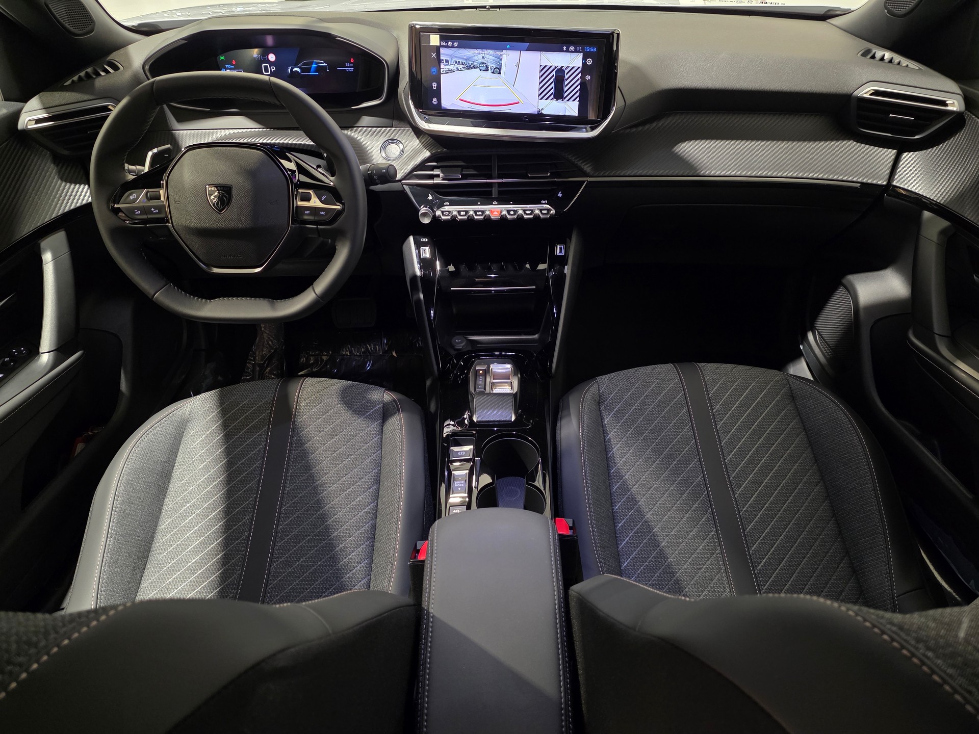 PEUGEOT 2008 1.2 145 MHEV Allure Premium, Werksgarantie bis 07.2029 / 100'000Km-image-4