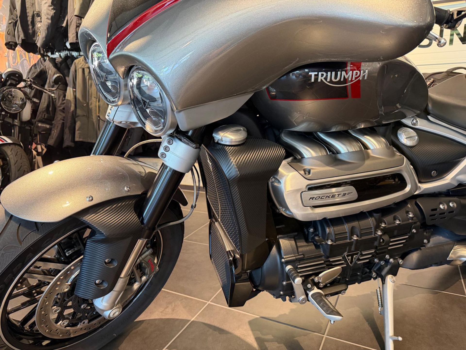 TRIUMPH Rocket 3 GT "Spezial-Umbau mit Front Touring Fairing"-image-3
